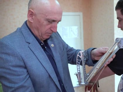 Разработчики экзоскелета из Волгограда помогли бойцу СВО