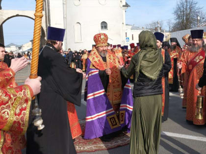 Встреча Благодатного огня во Владимире