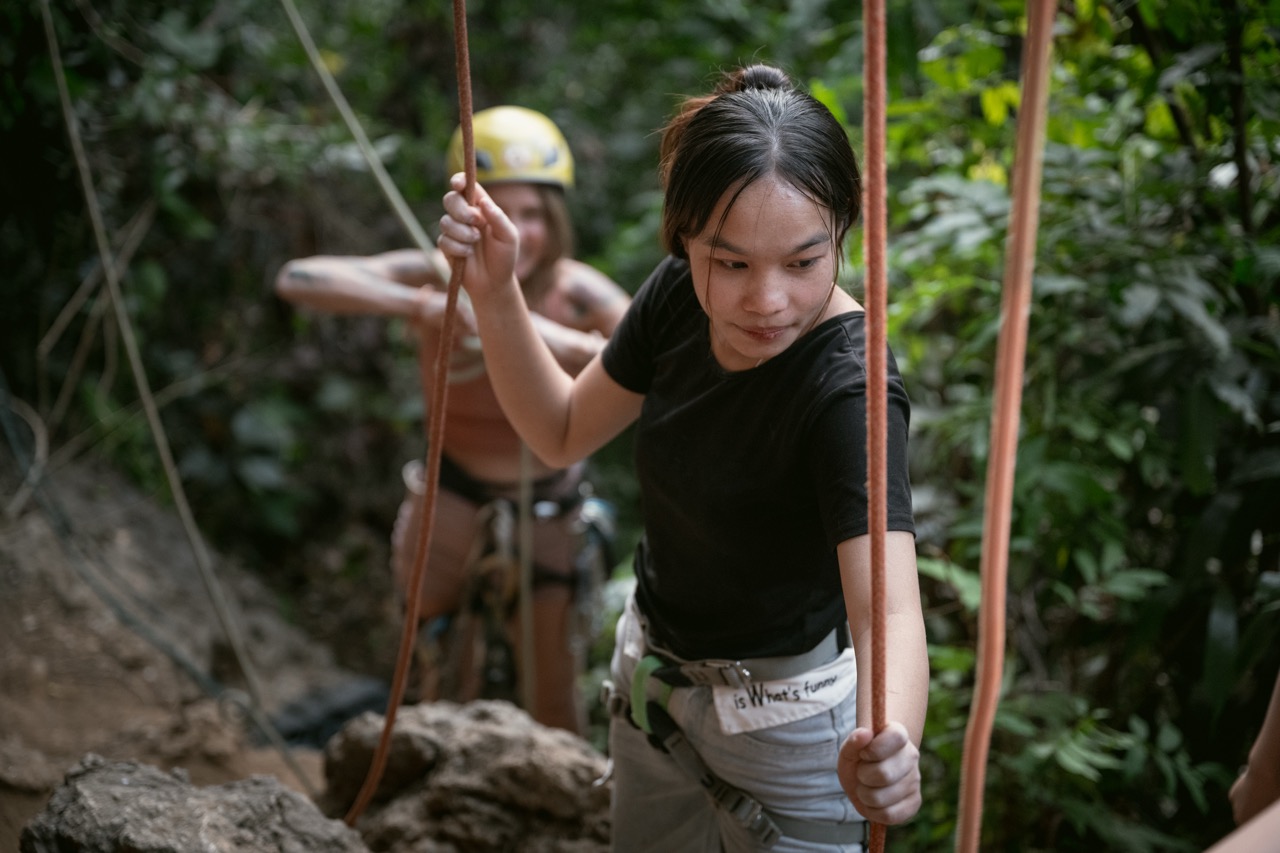 lao-staff-climbing15.jpeg