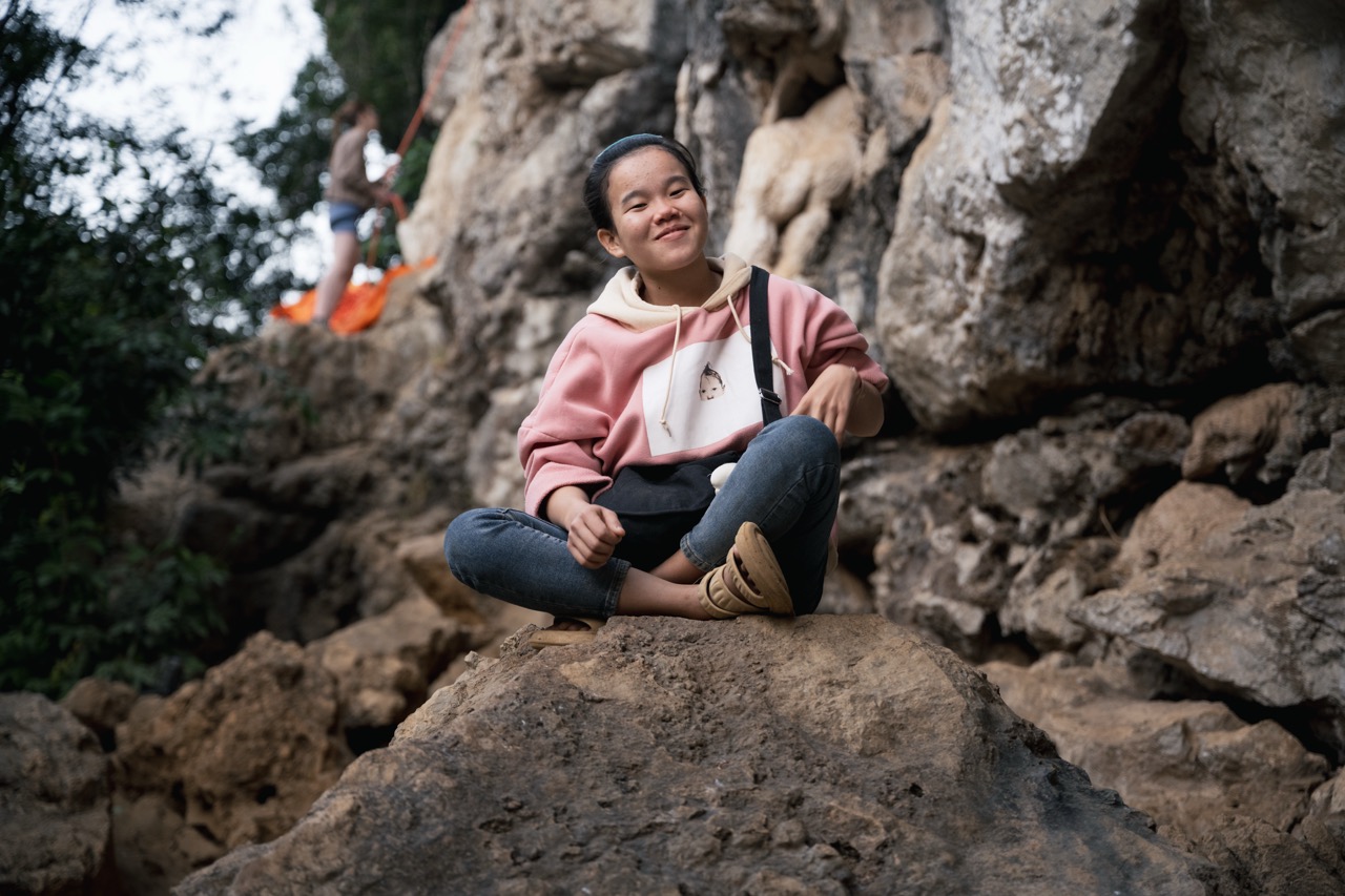 lao-staff-climbing19.jpeg
