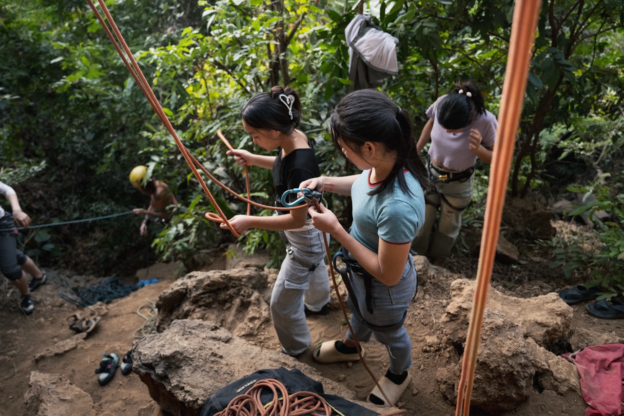 lao-staff-climbing21.jpeg