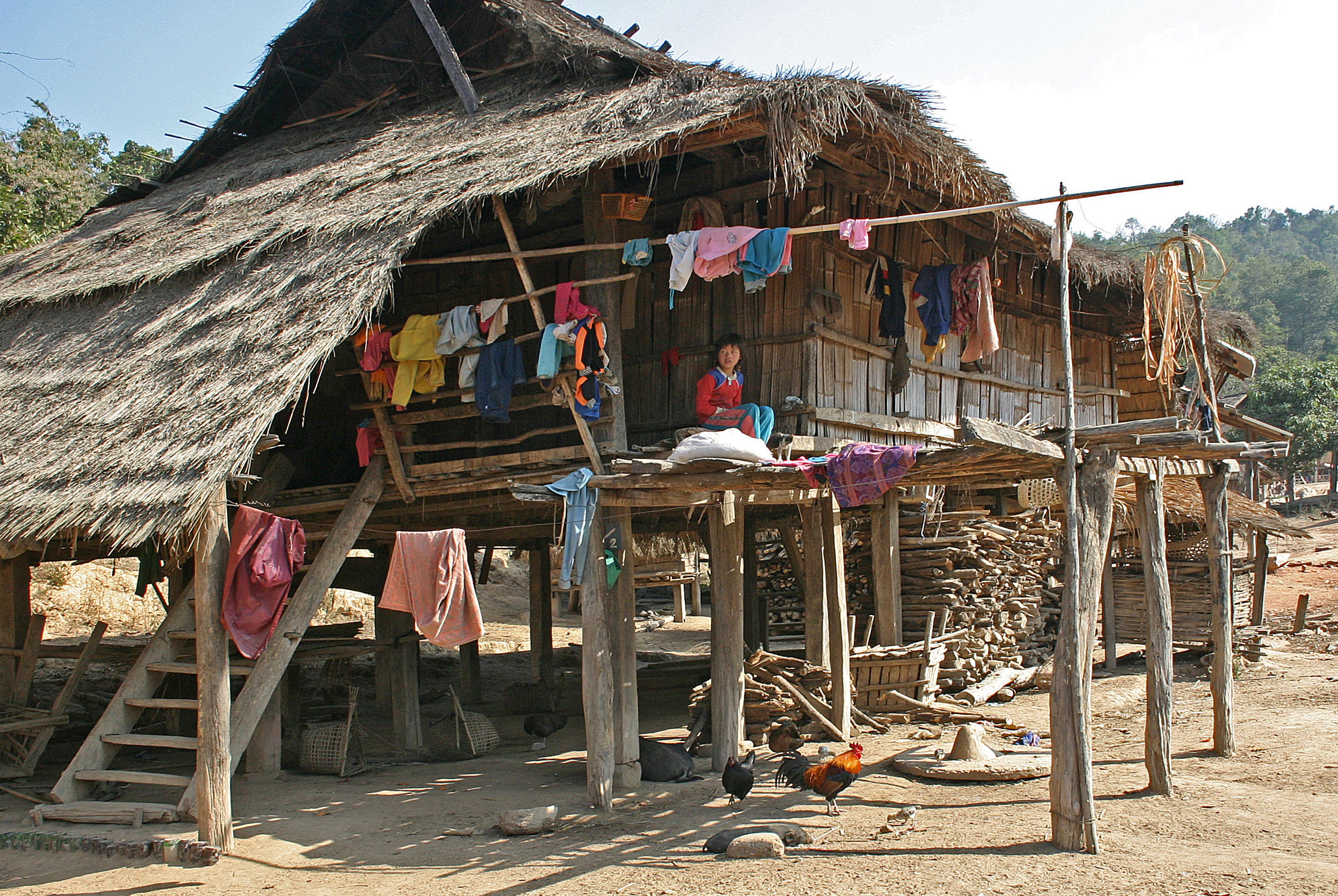 Muang_Sing-Akha-Dorf_A-32-Haus-gje.jpg