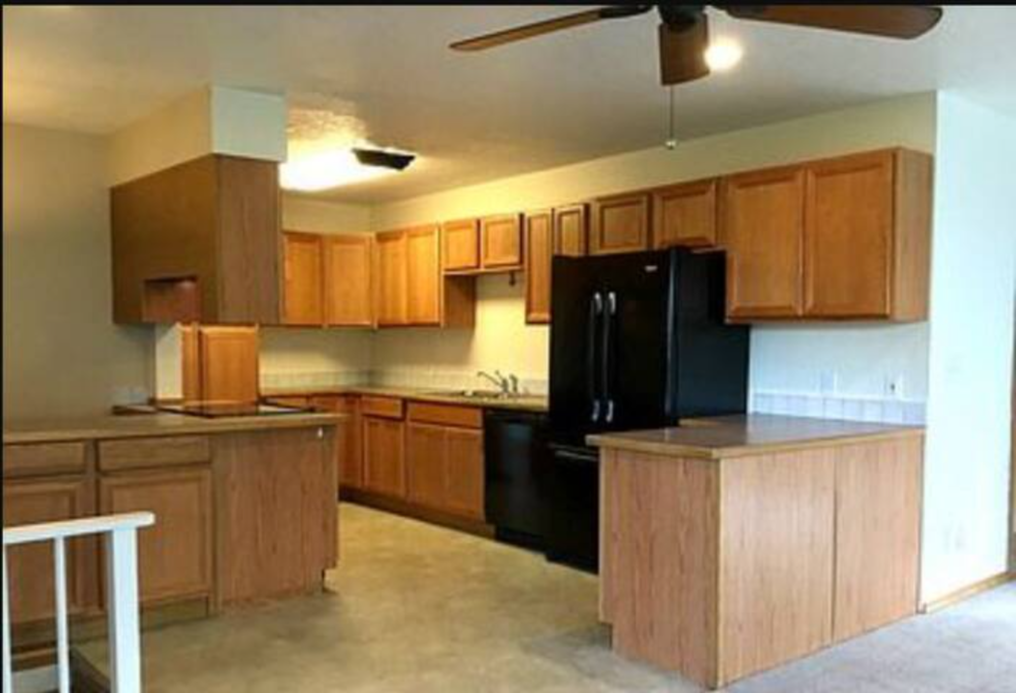 kitchen has room for snack or a meal prep.