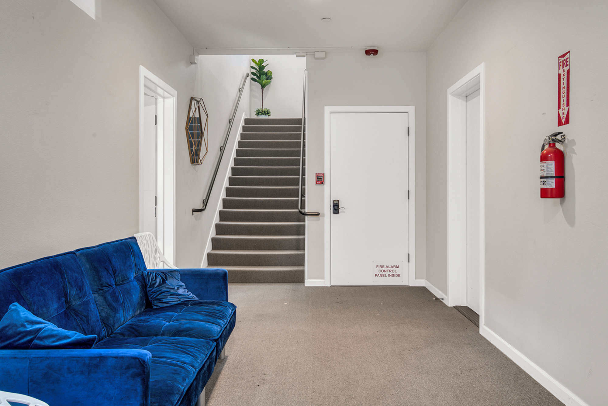 thumbnail view of a listing photo