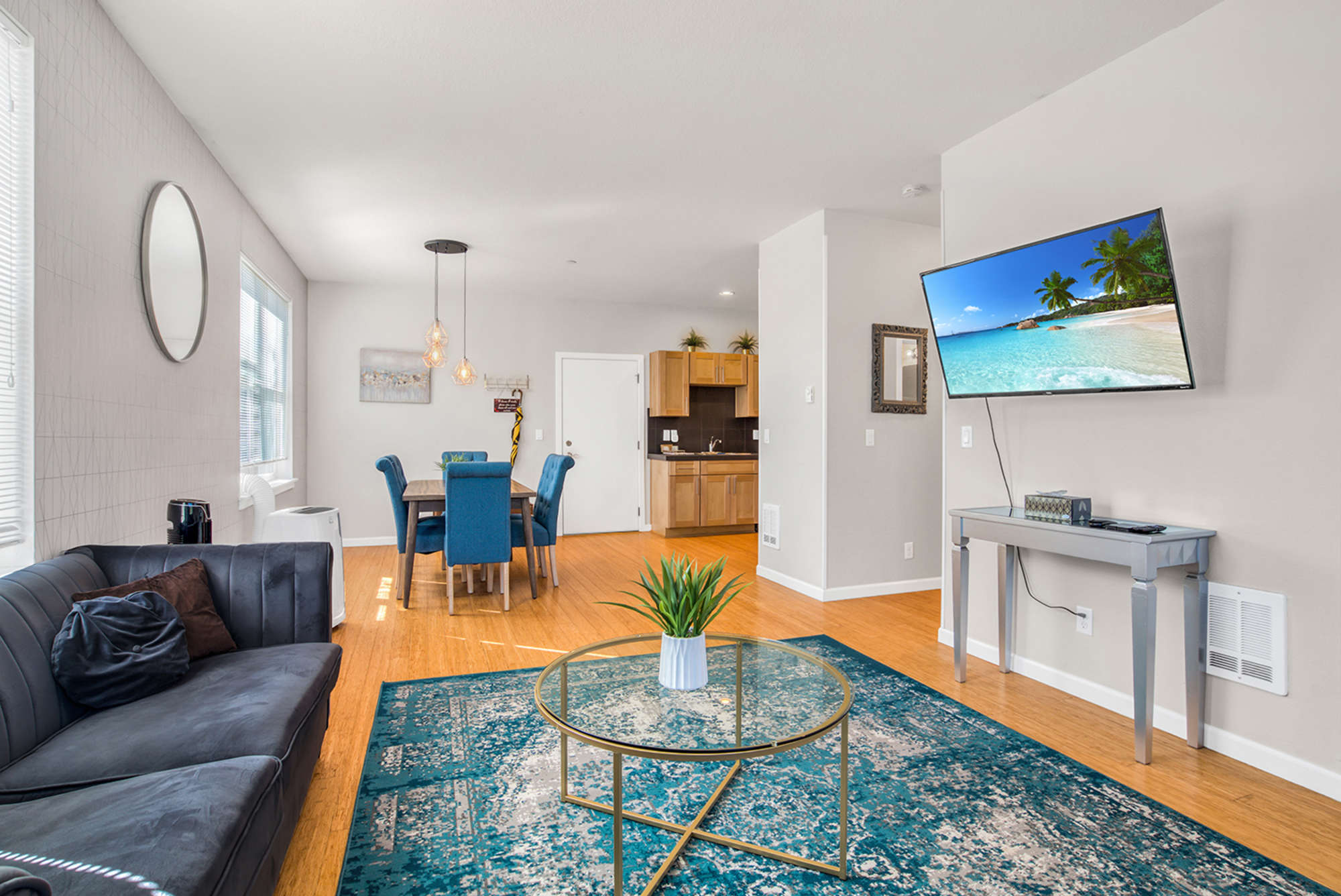 thumbnail view of a listing photo