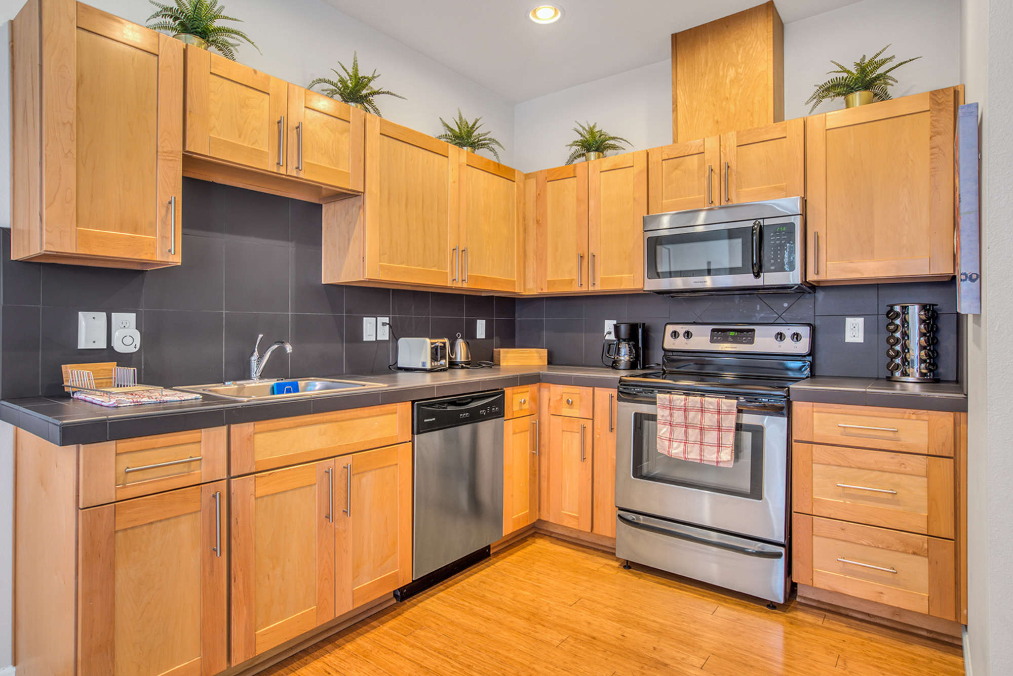 thumbnail view of a listing photo