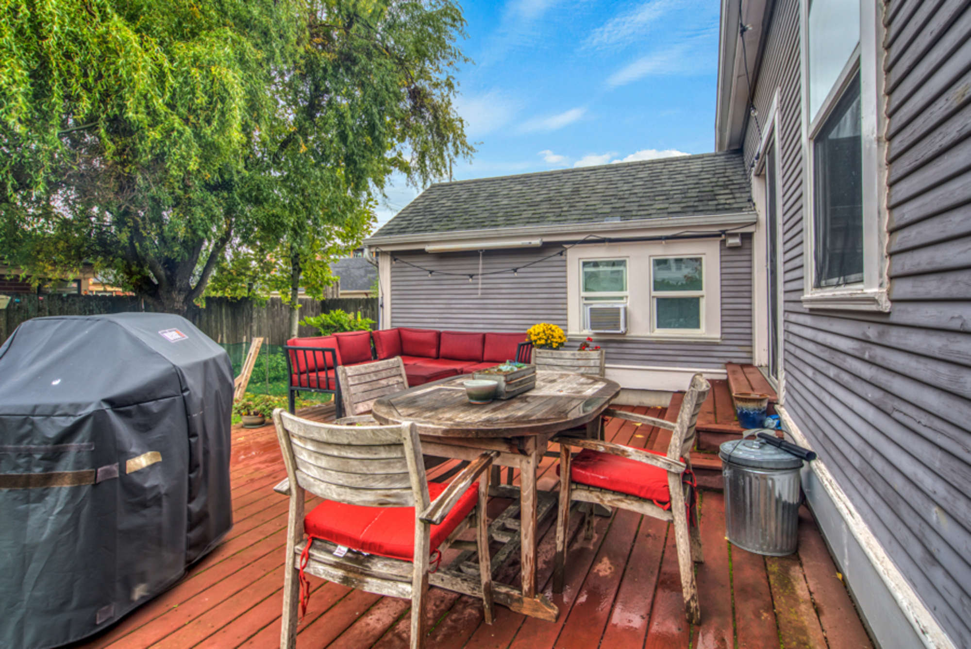 thumbnail view of a listing photo