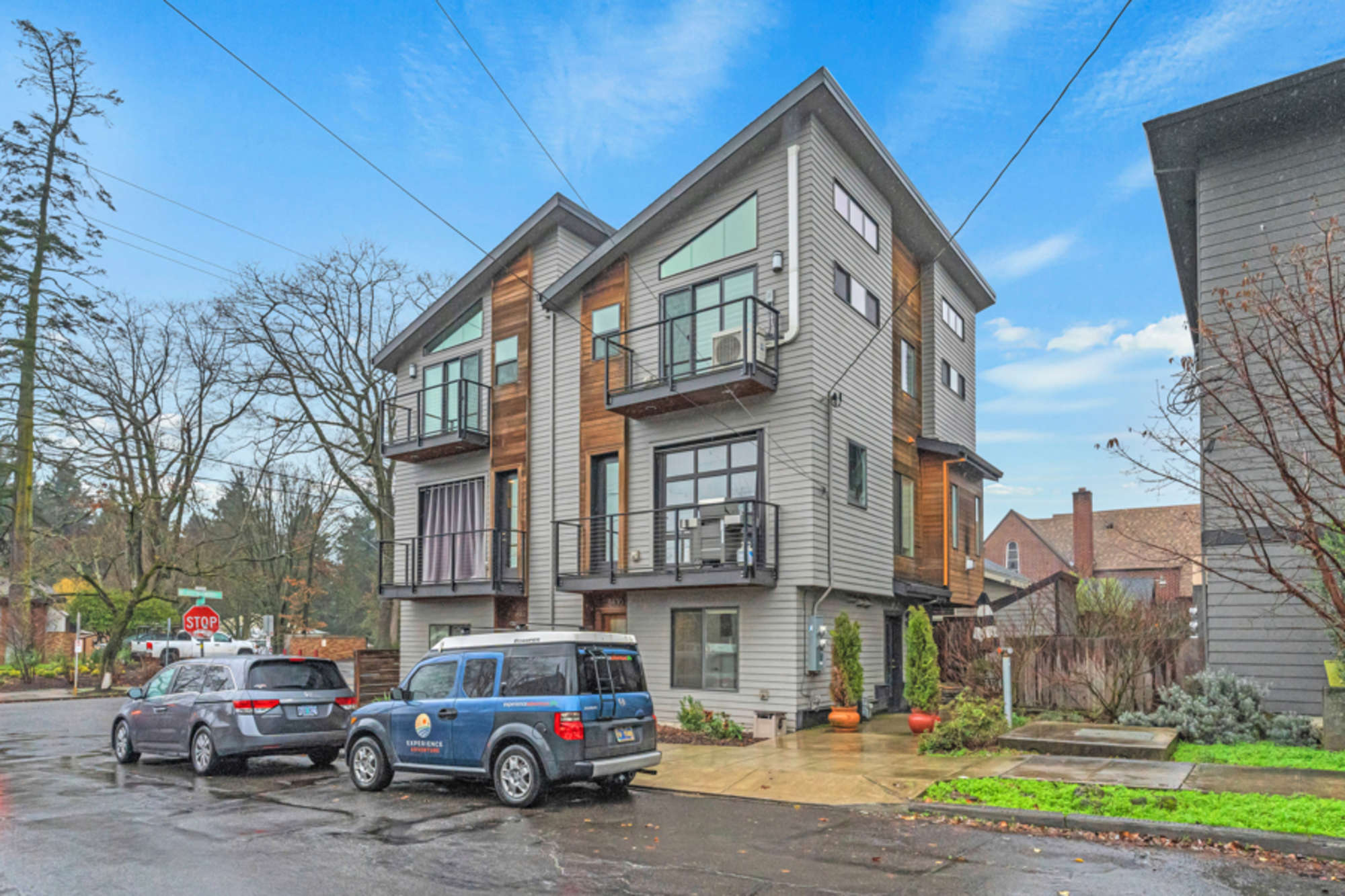 thumbnail view of a listing photo