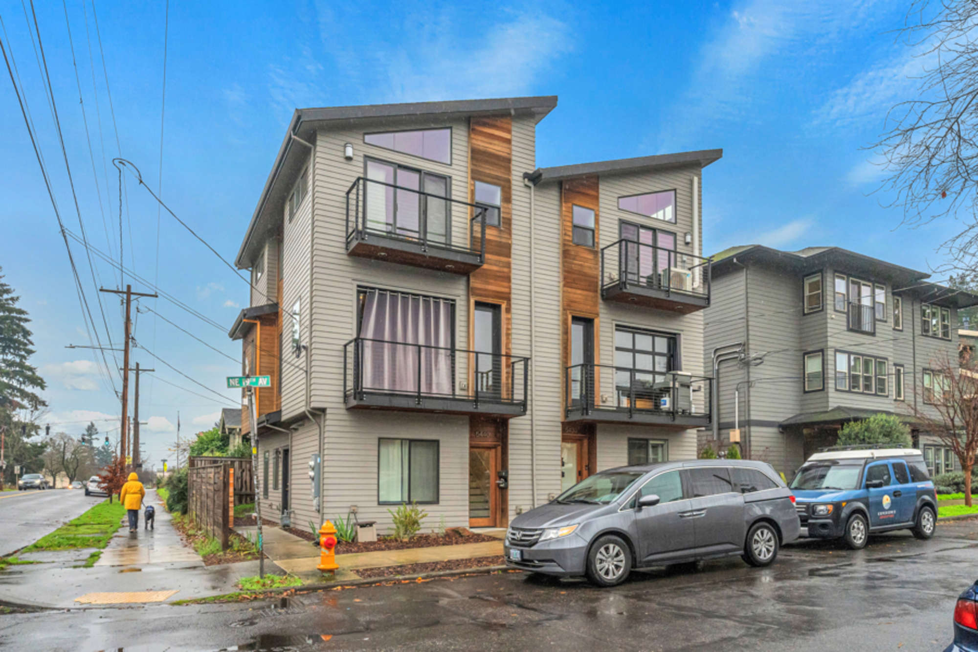 thumbnail view of a listing photo