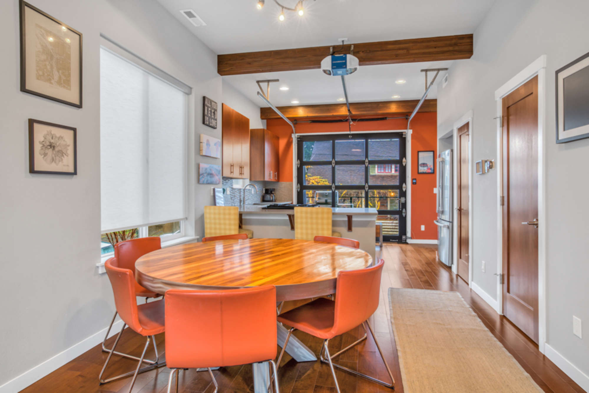 thumbnail view of a listing photo