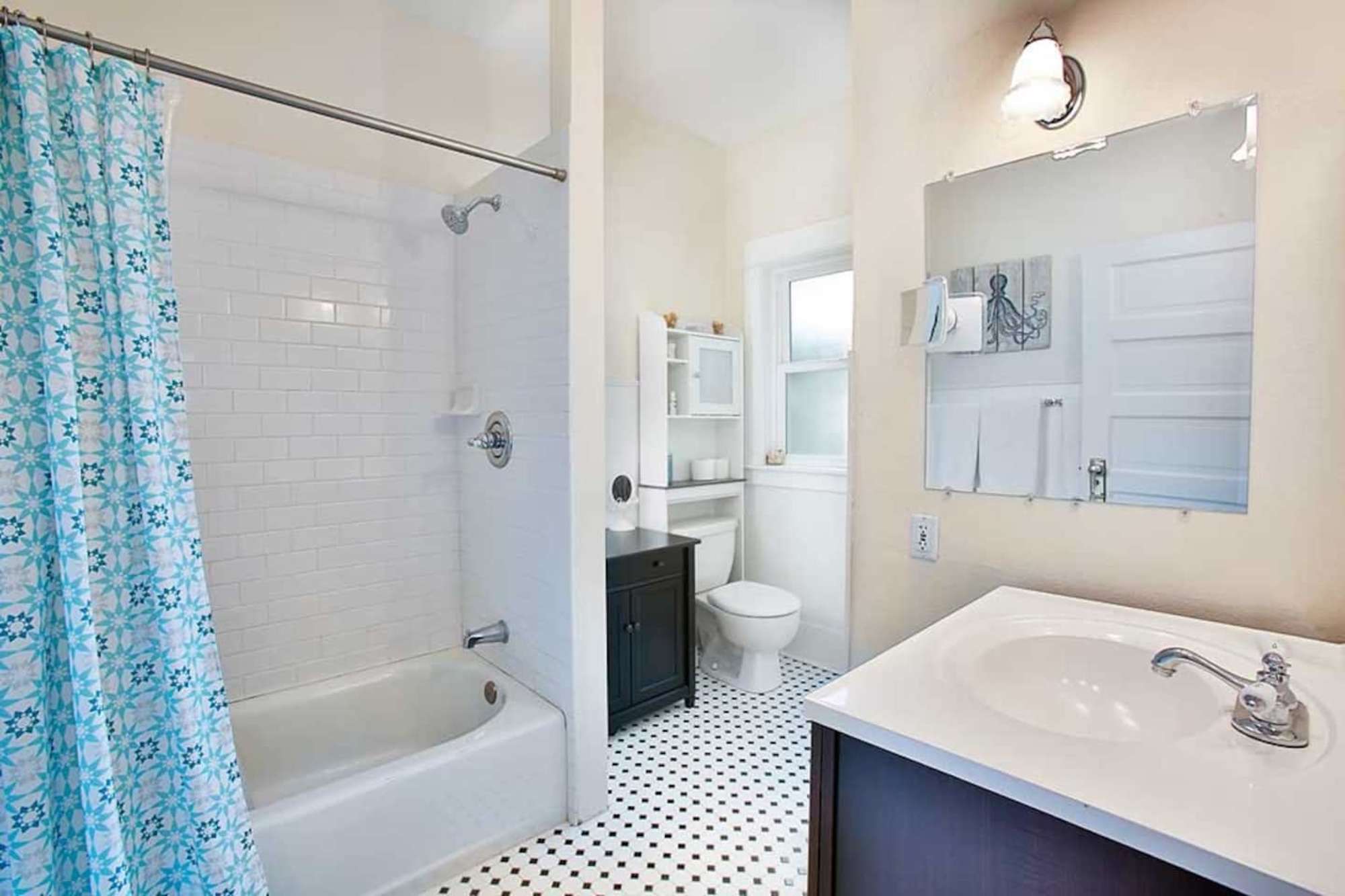 thumbnail view of a listing photo