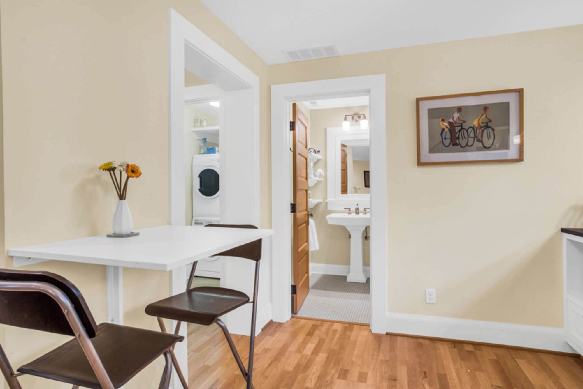 thumbnail view of a listing photo