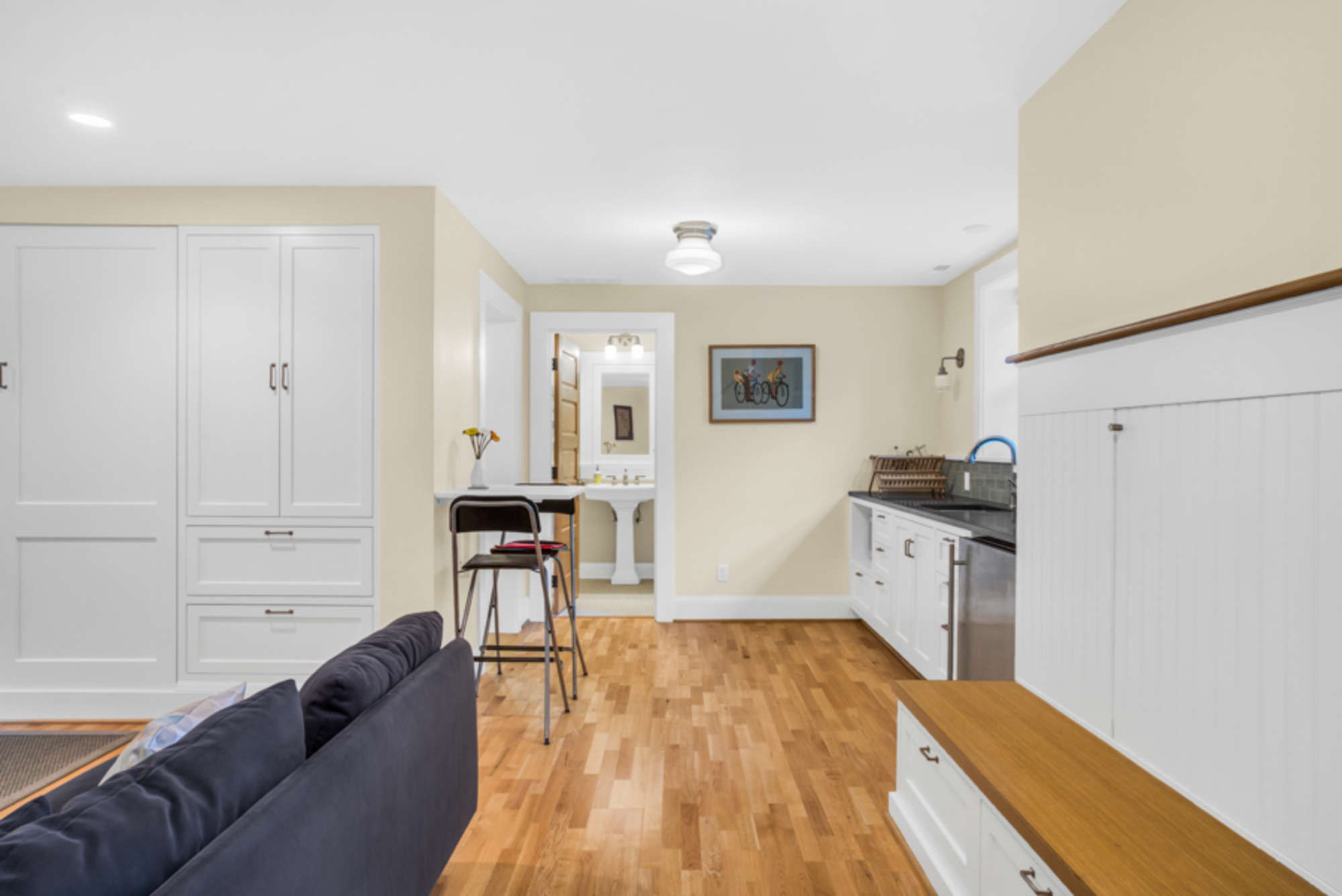 thumbnail view of a listing photo