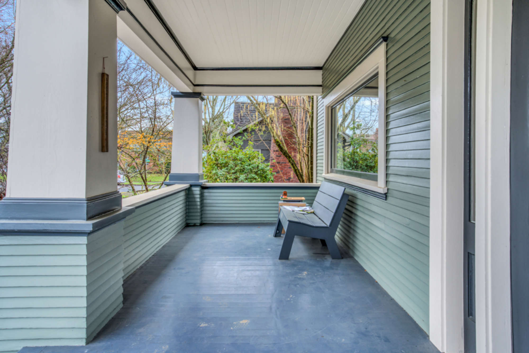 thumbnail view of a listing photo