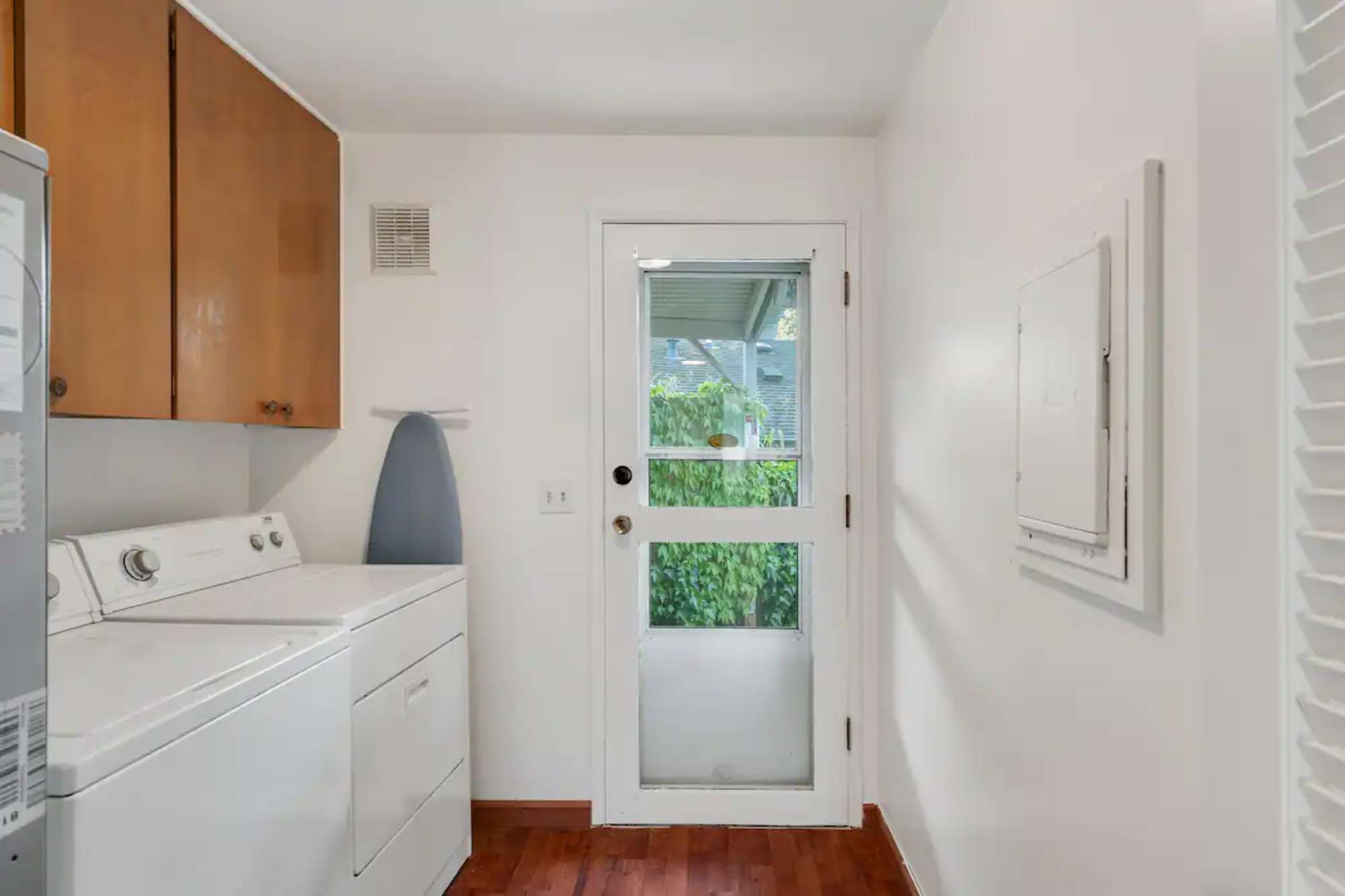thumbnail view of a listing photo