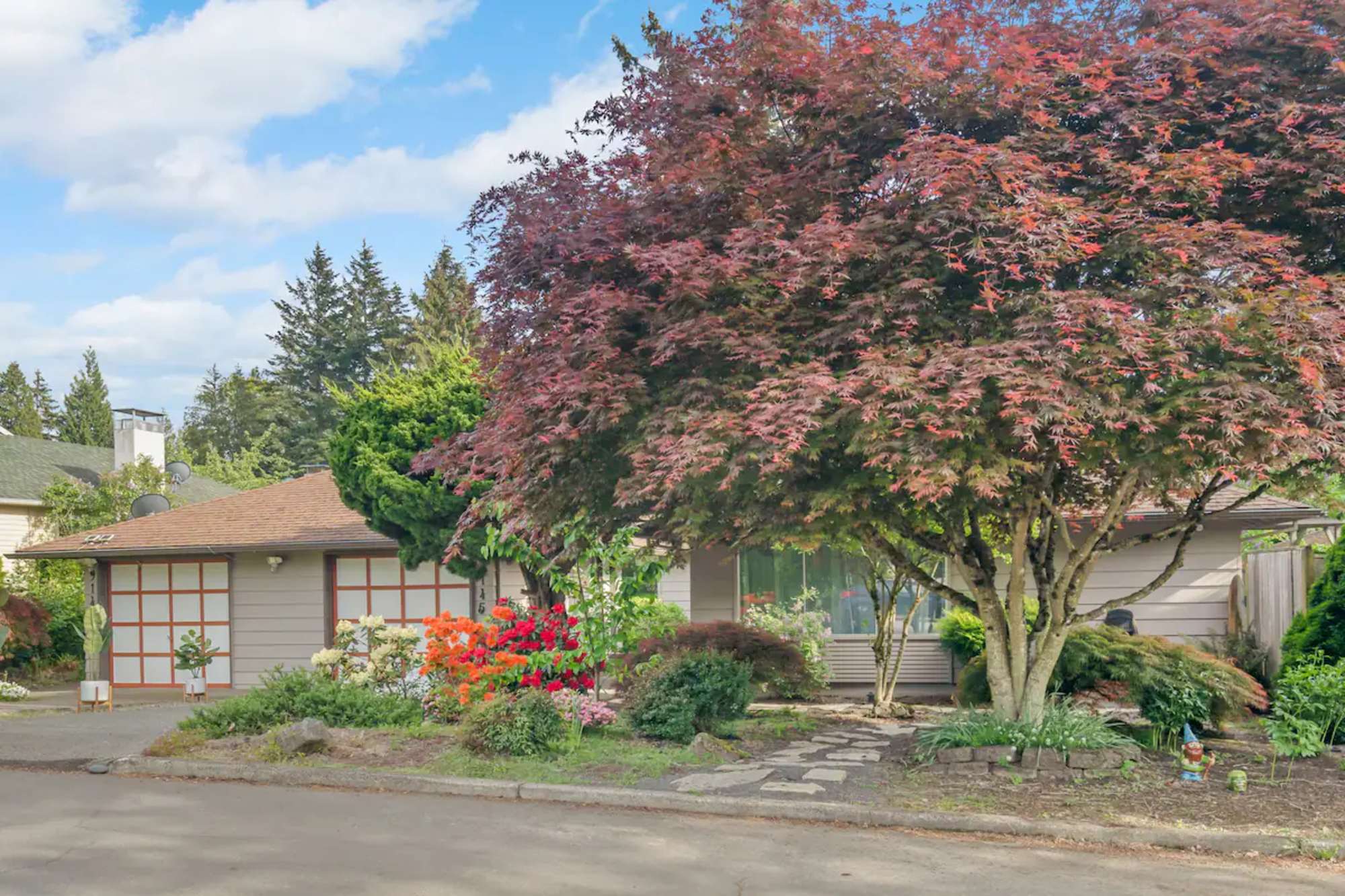 thumbnail view of a listing photo