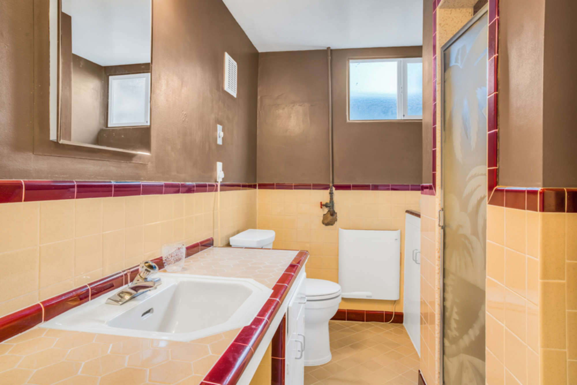 thumbnail view of a listing photo
