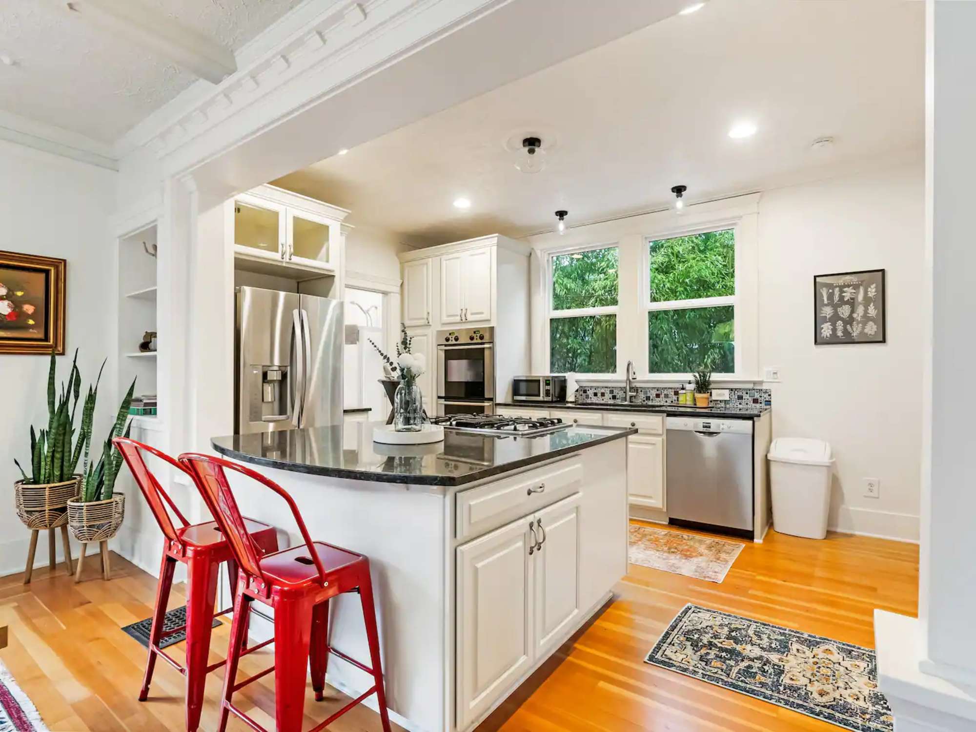 counter space to eat in the kitchen