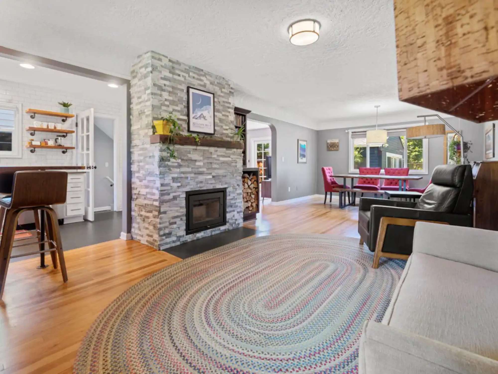 thumbnail view of a listing photo