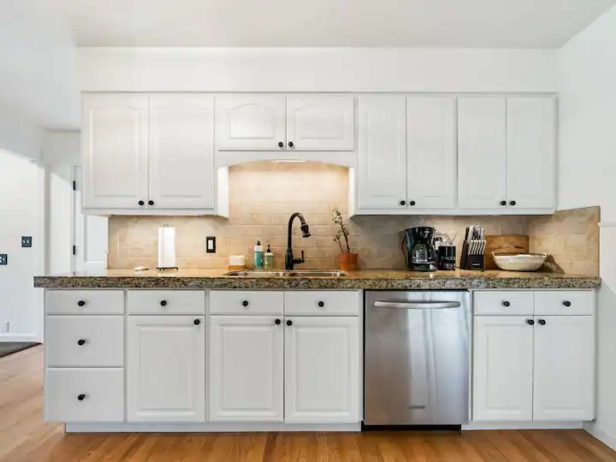 thumbnail view of a listing photo