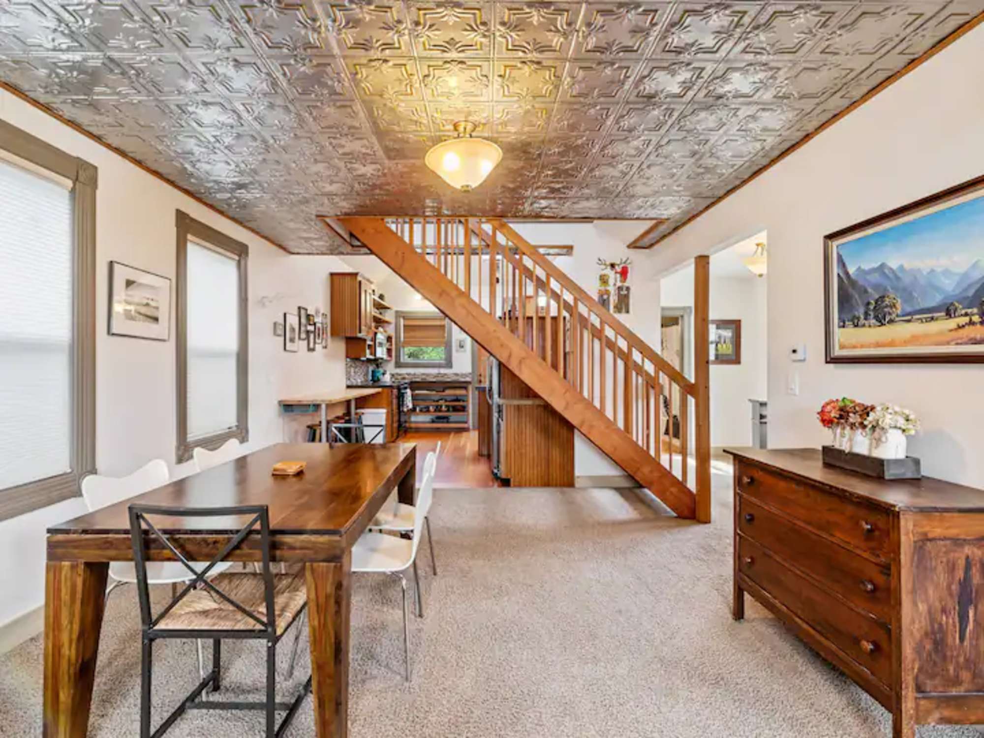 thumbnail view of a listing photo