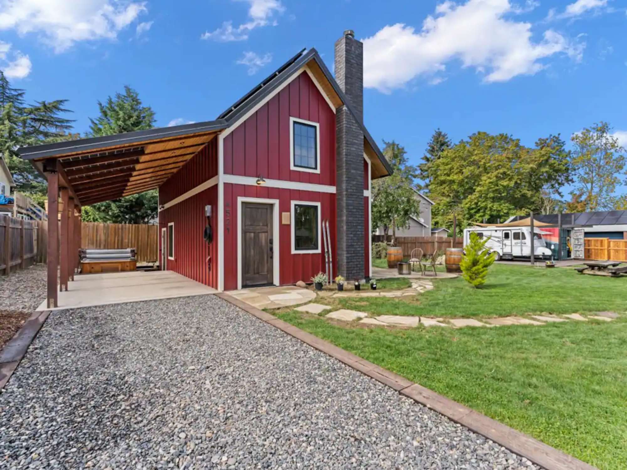 thumbnail view of a listing photo