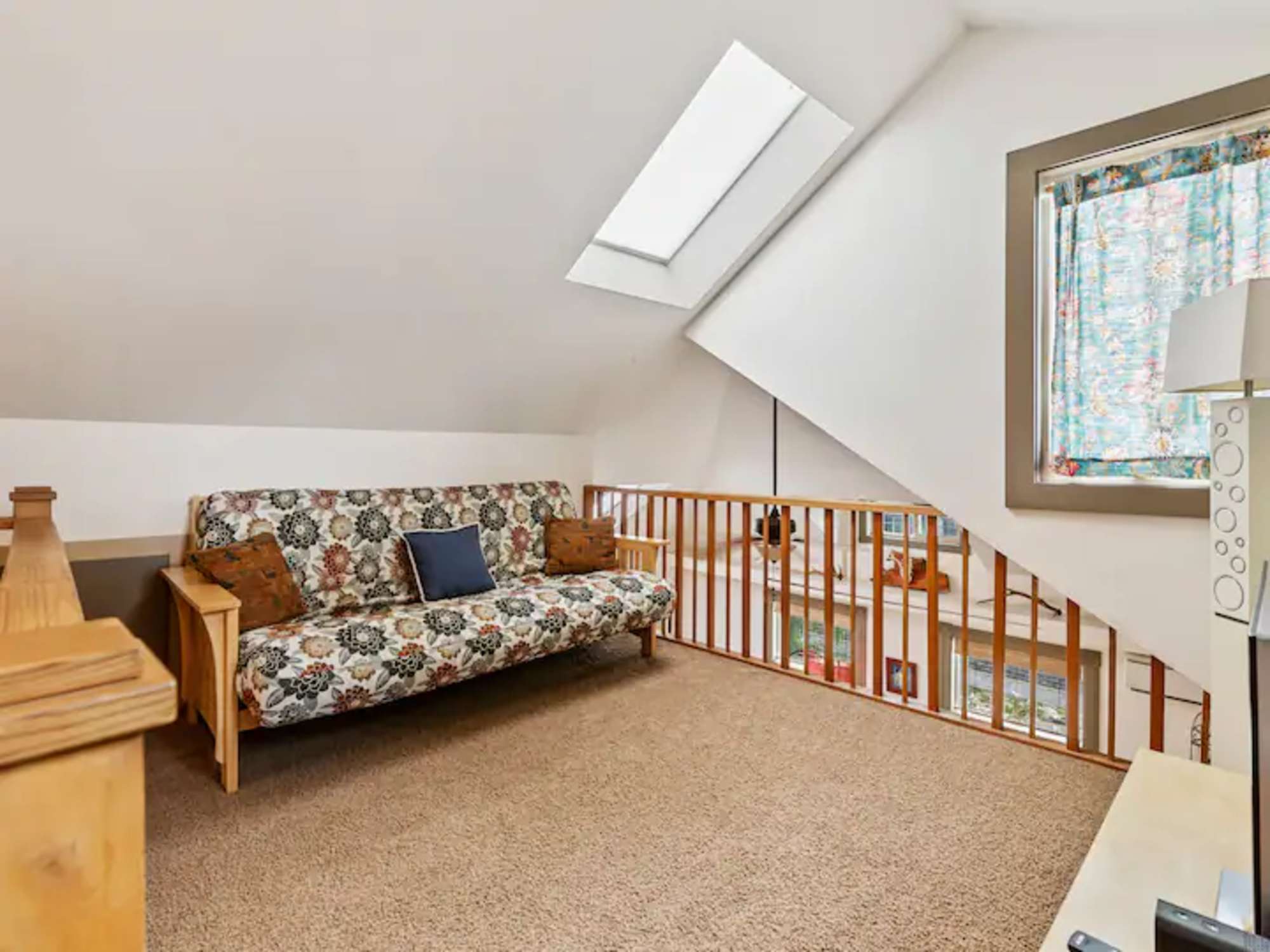 thumbnail view of a listing photo