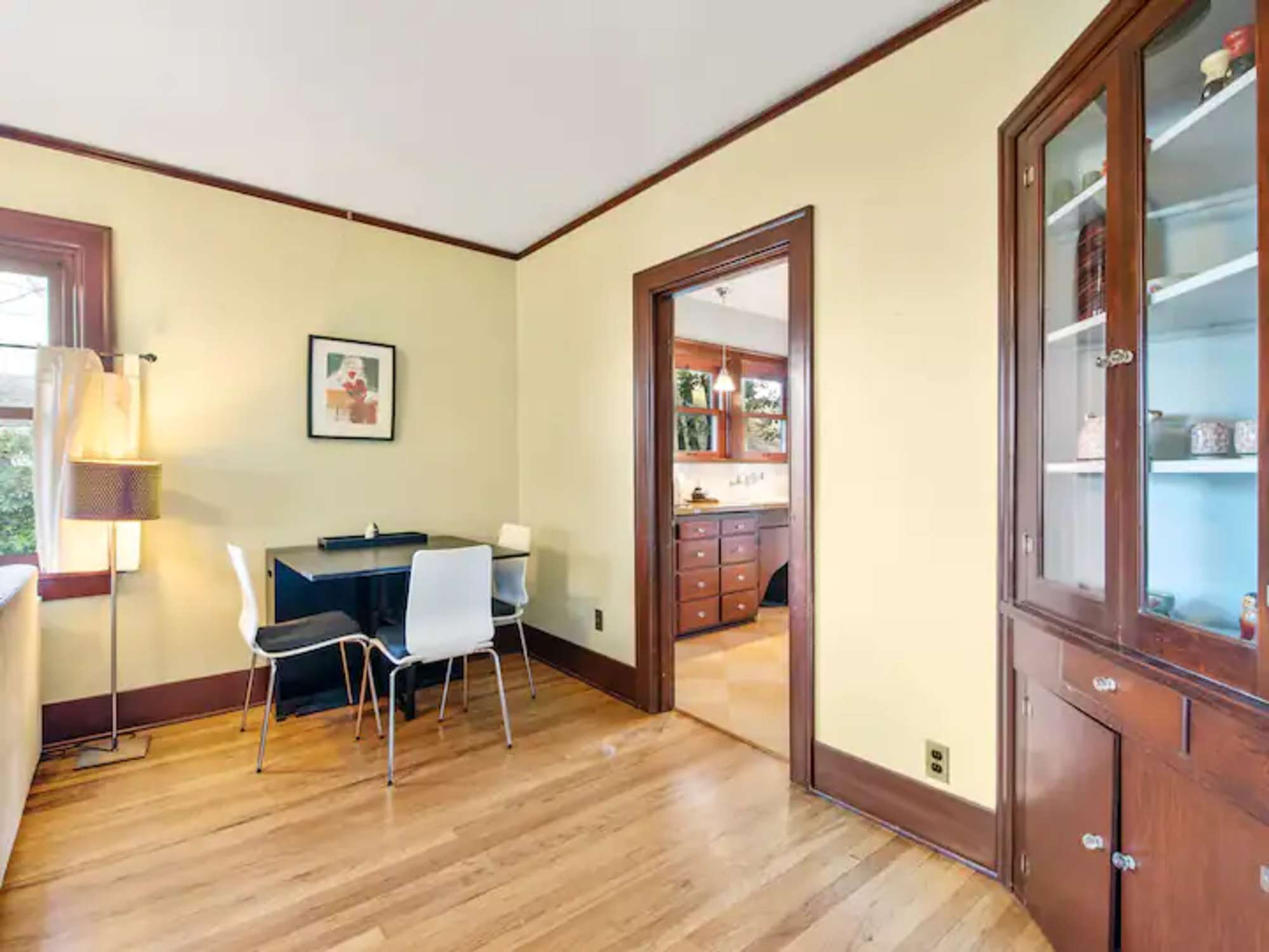 thumbnail view of a listing photo