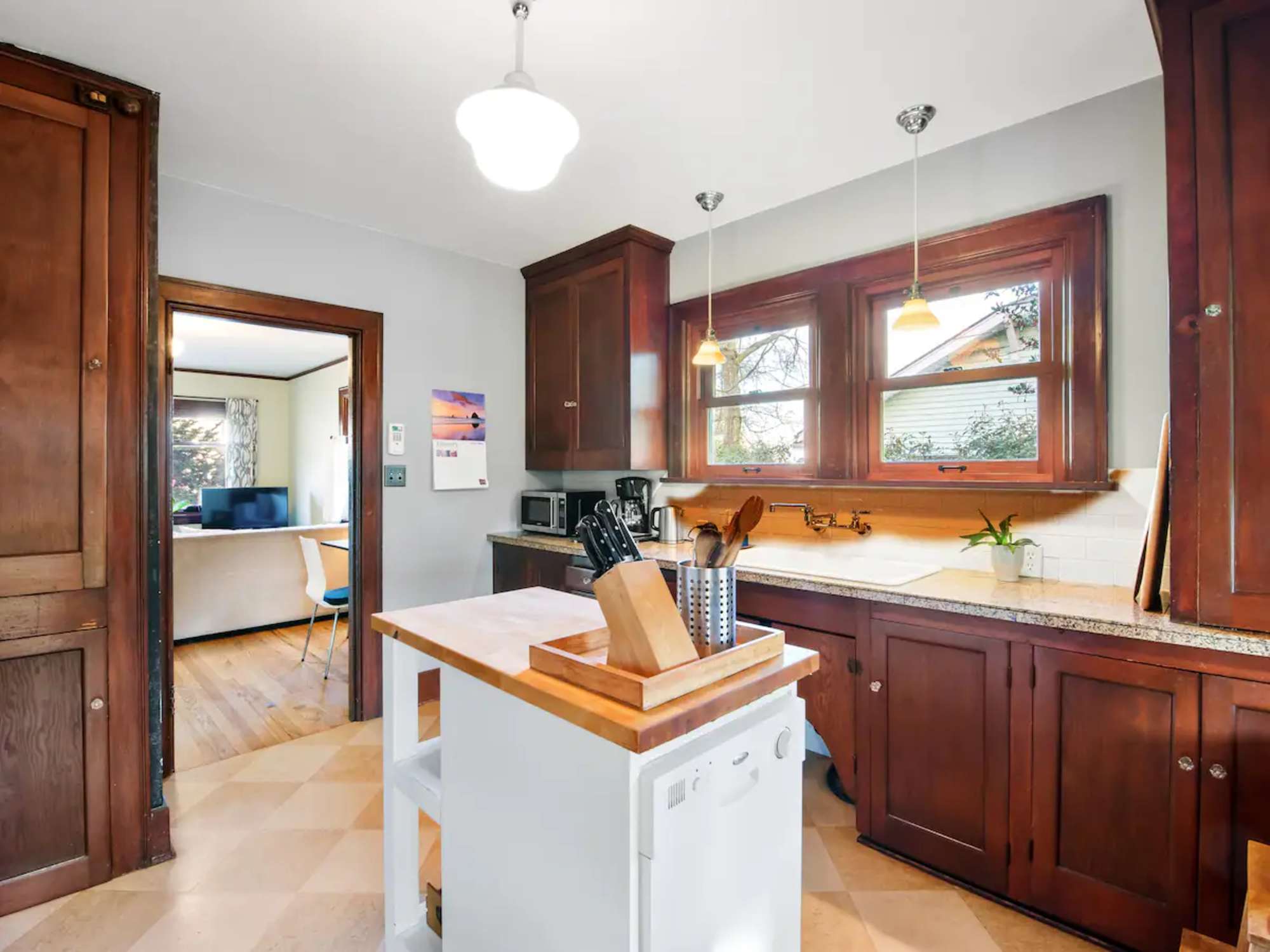 thumbnail view of a listing photo