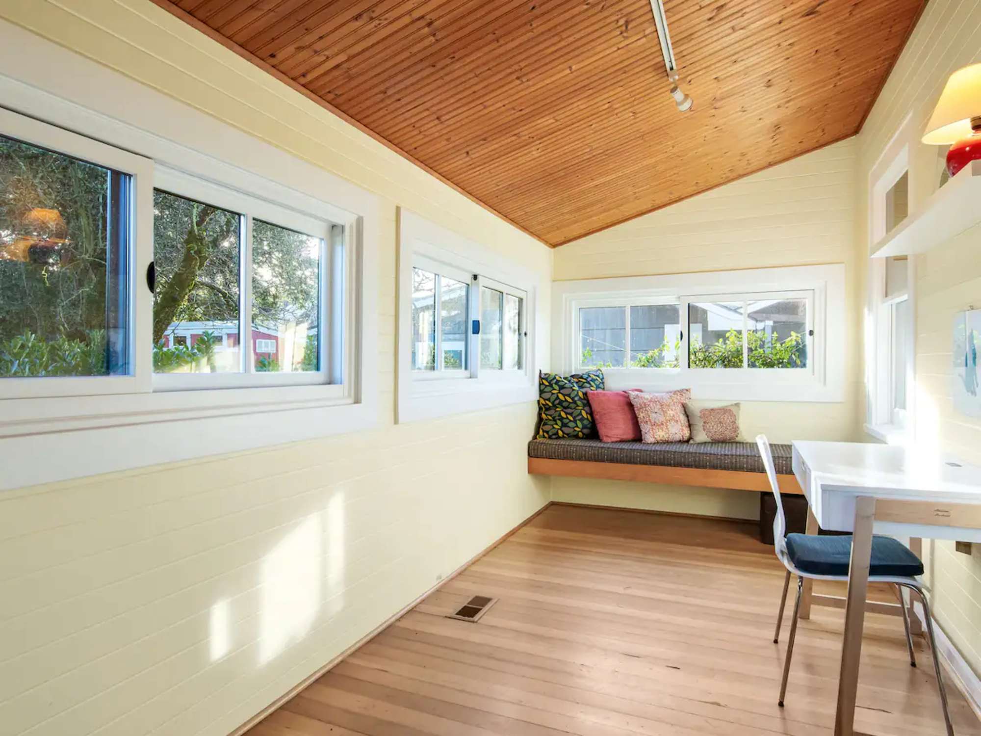 thumbnail view of a listing photo