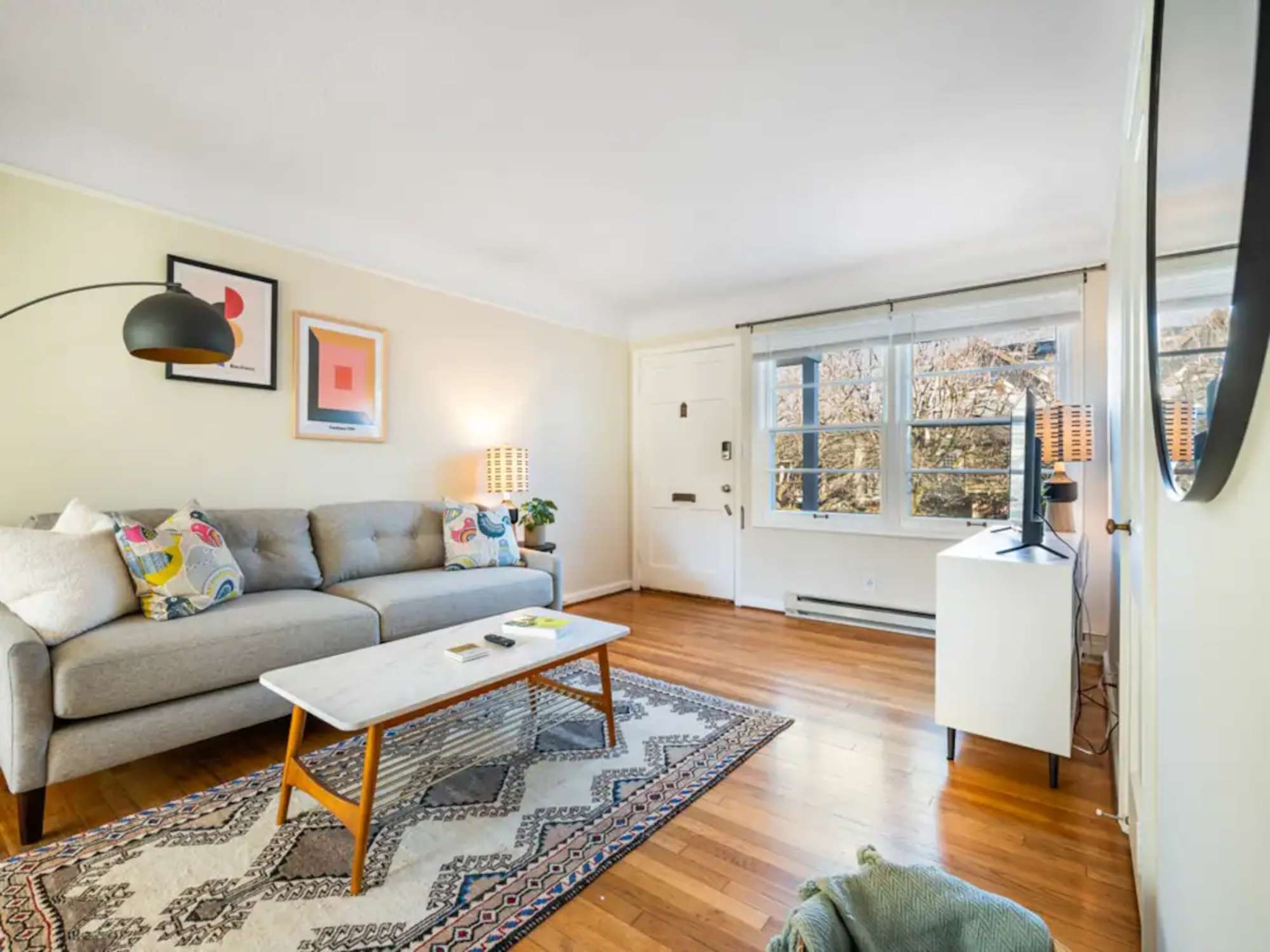 thumbnail view of a listing photo