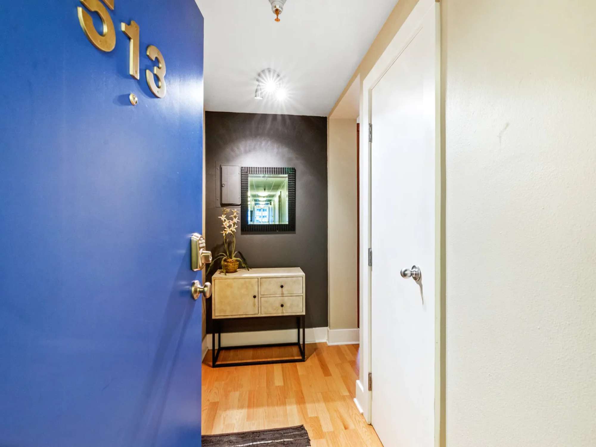 thumbnail view of a listing photo