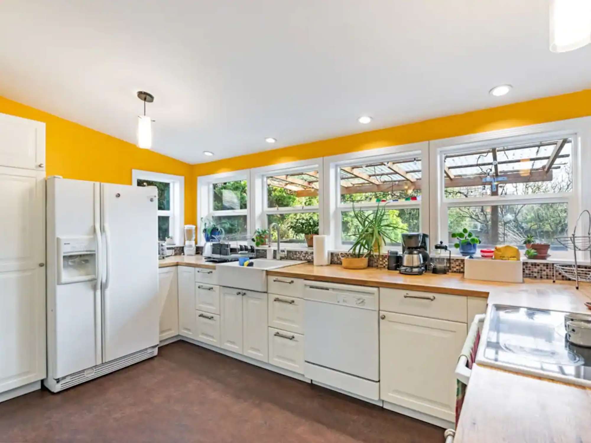 thumbnail view of a listing photo