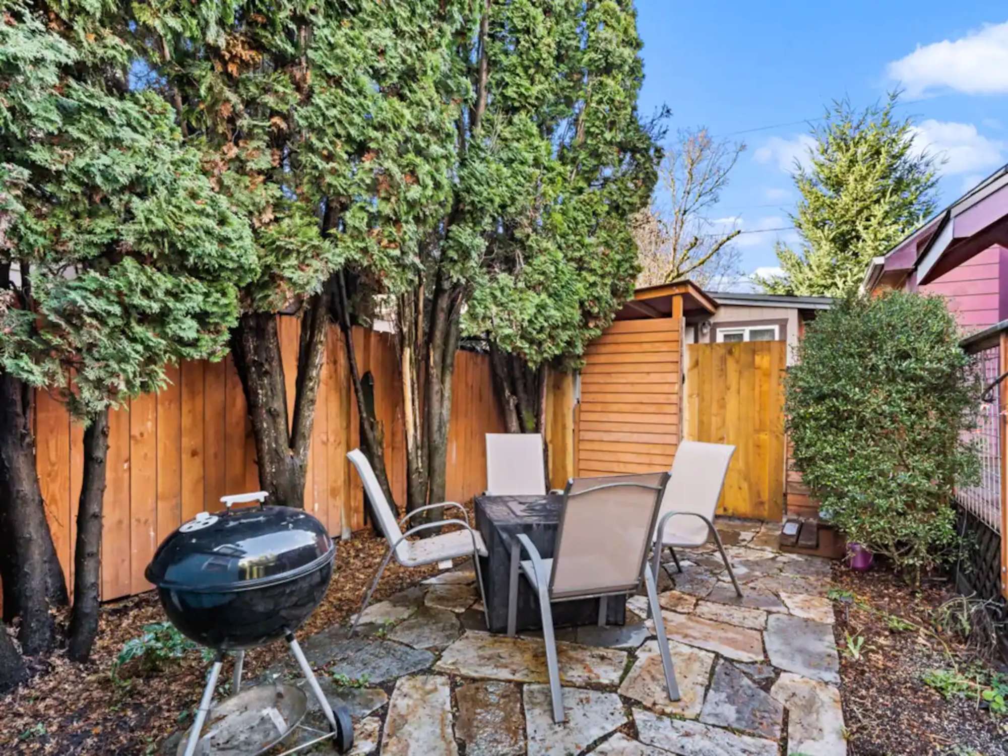 bonus seating around the firepit