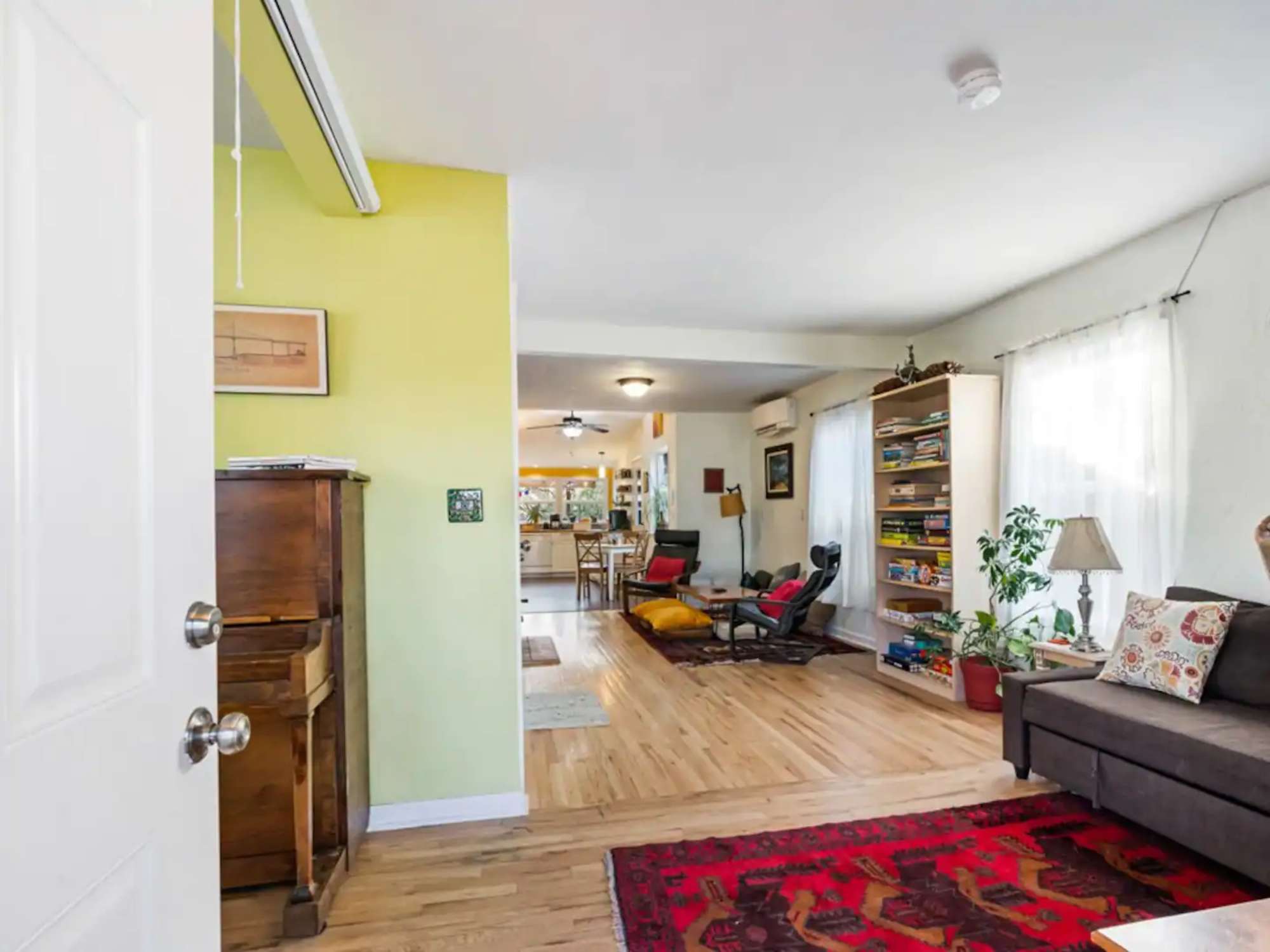 thumbnail view of a listing photo