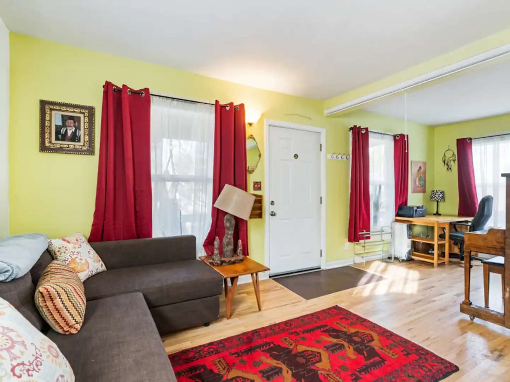 thumbnail view of a listing photo