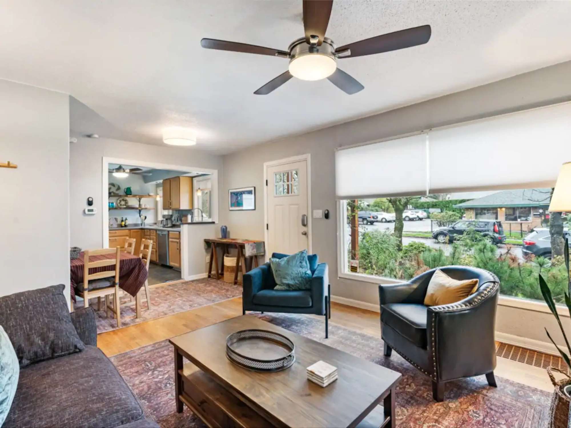 thumbnail view of a listing photo