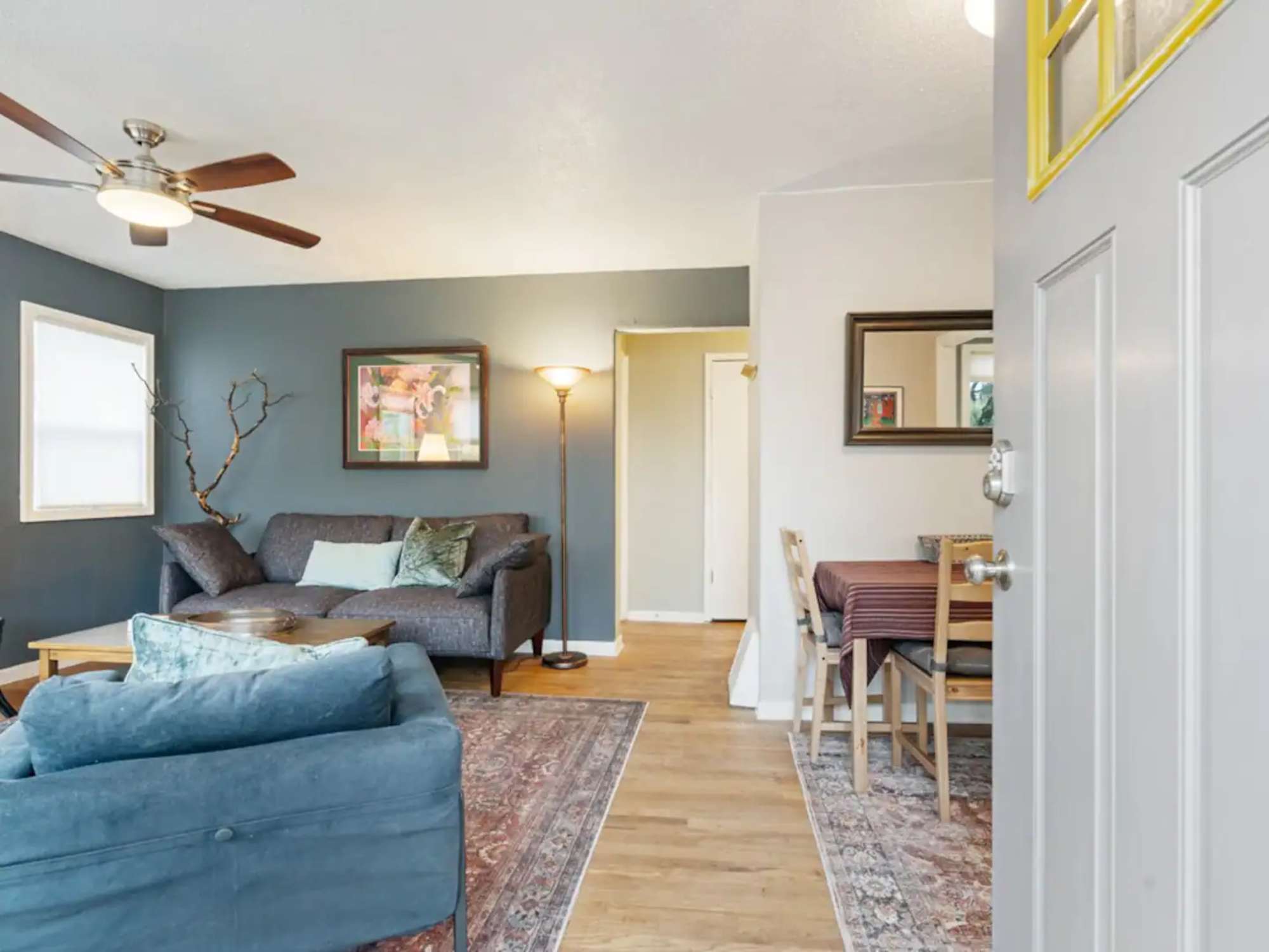 thumbnail view of a listing photo