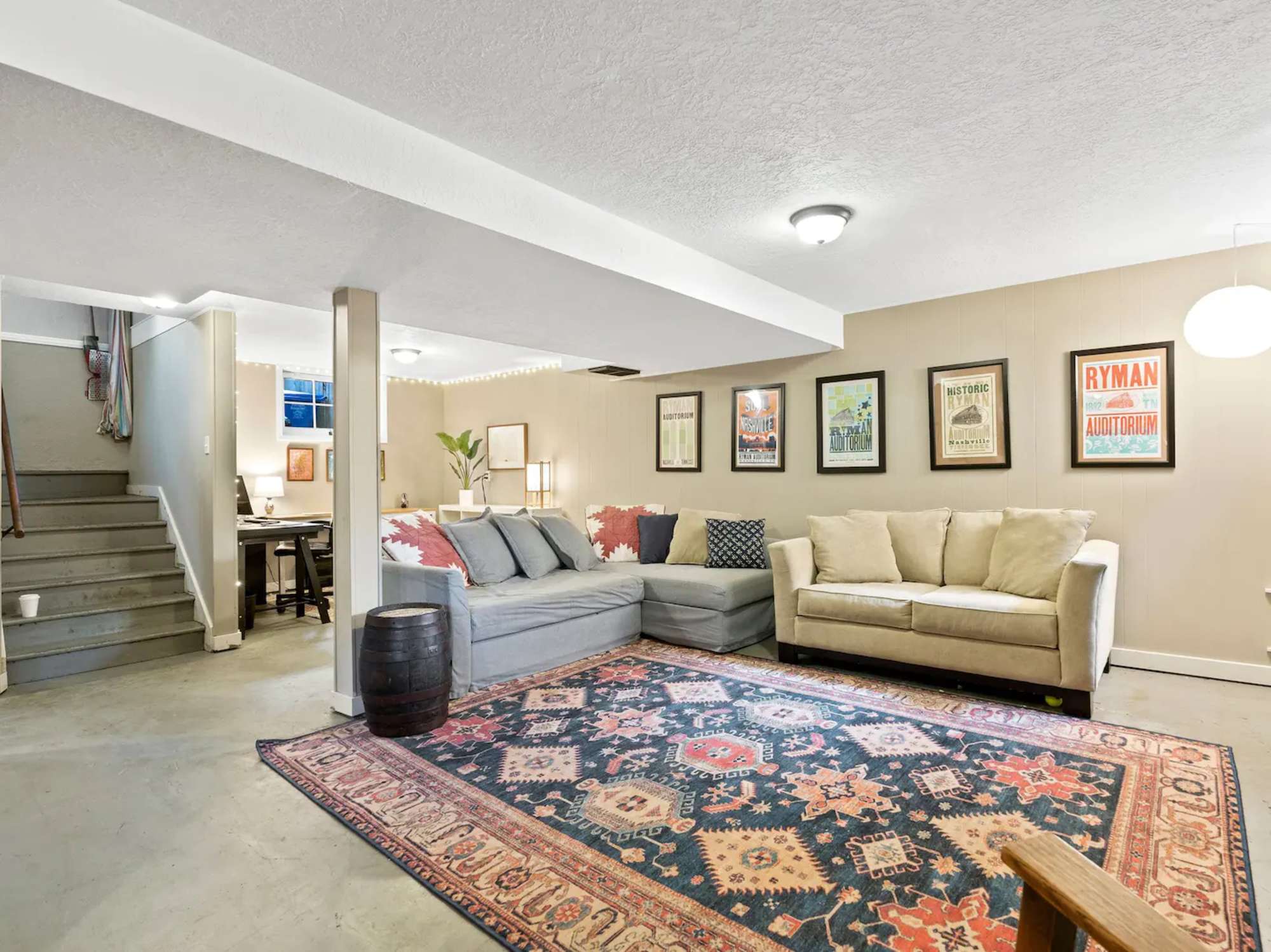 Additional meeting space with couches and TV for meetings