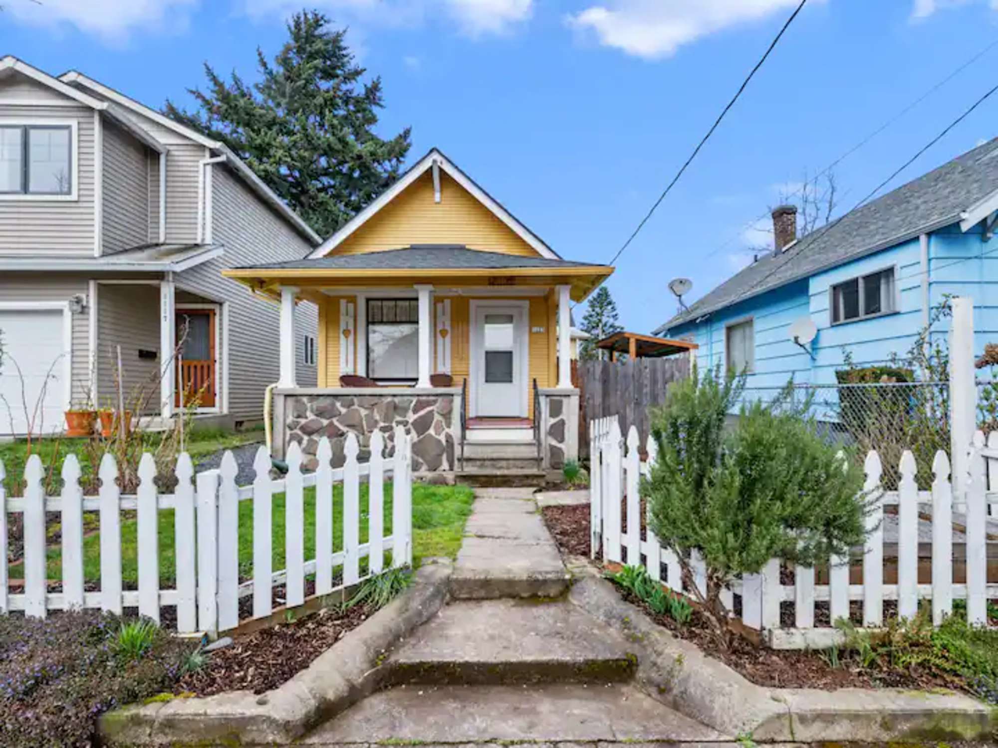 thumbnail view of a listing photo