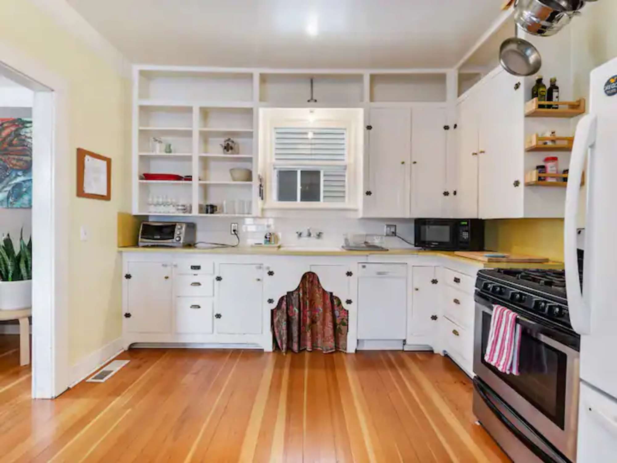 thumbnail view of a listing photo
