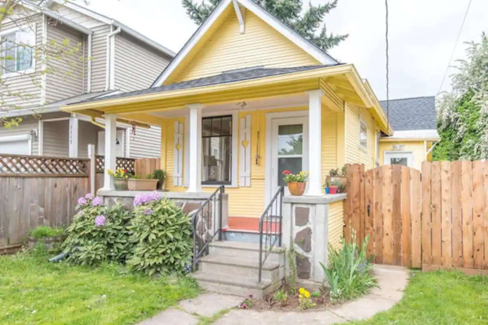 thumbnail view of a listing photo
