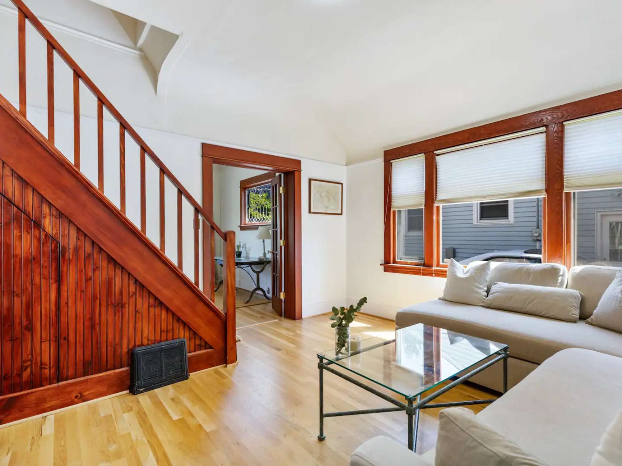 thumbnail view of a listing photo