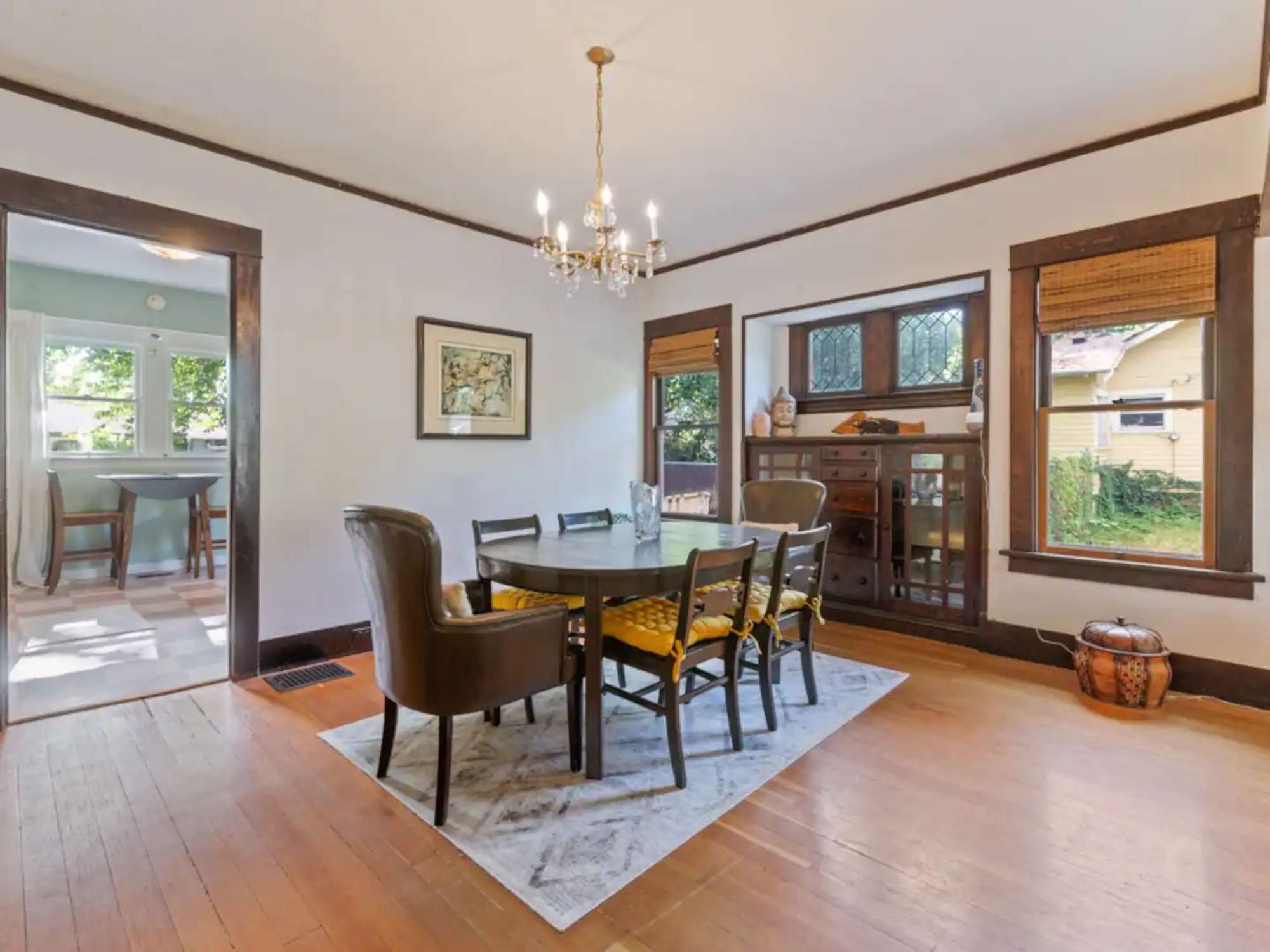 thumbnail view of a listing photo