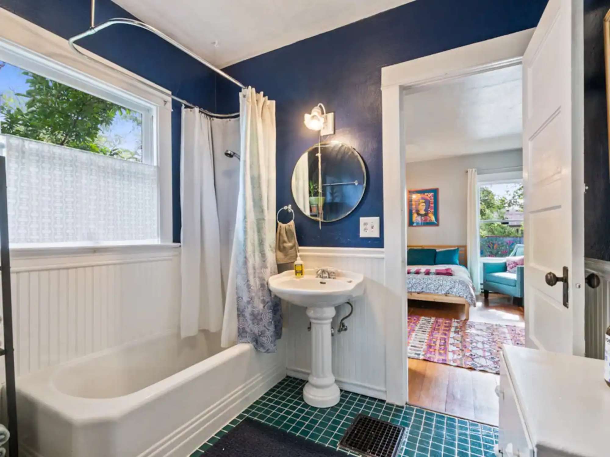 thumbnail view of a listing photo