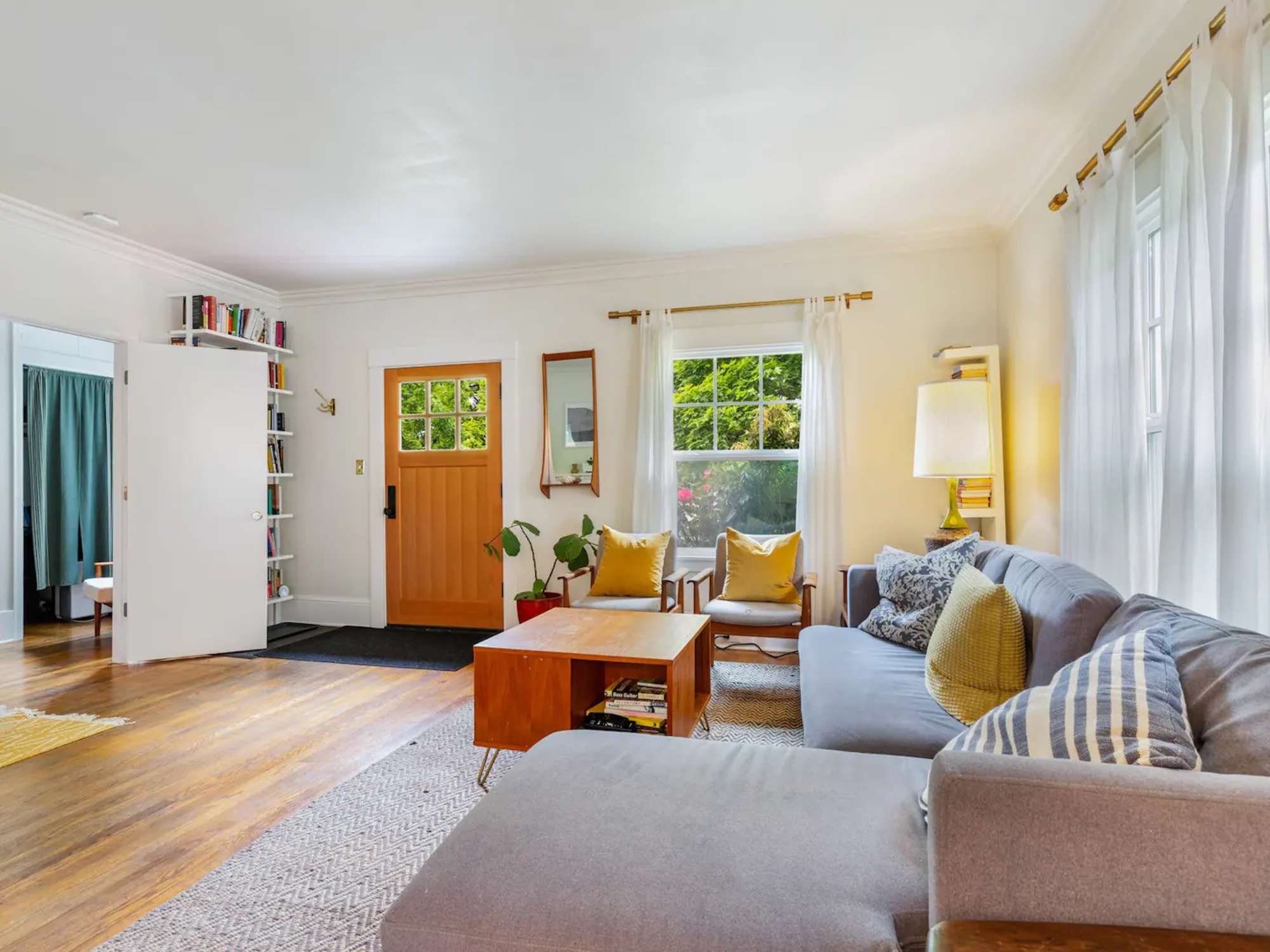 thumbnail view of a listing photo