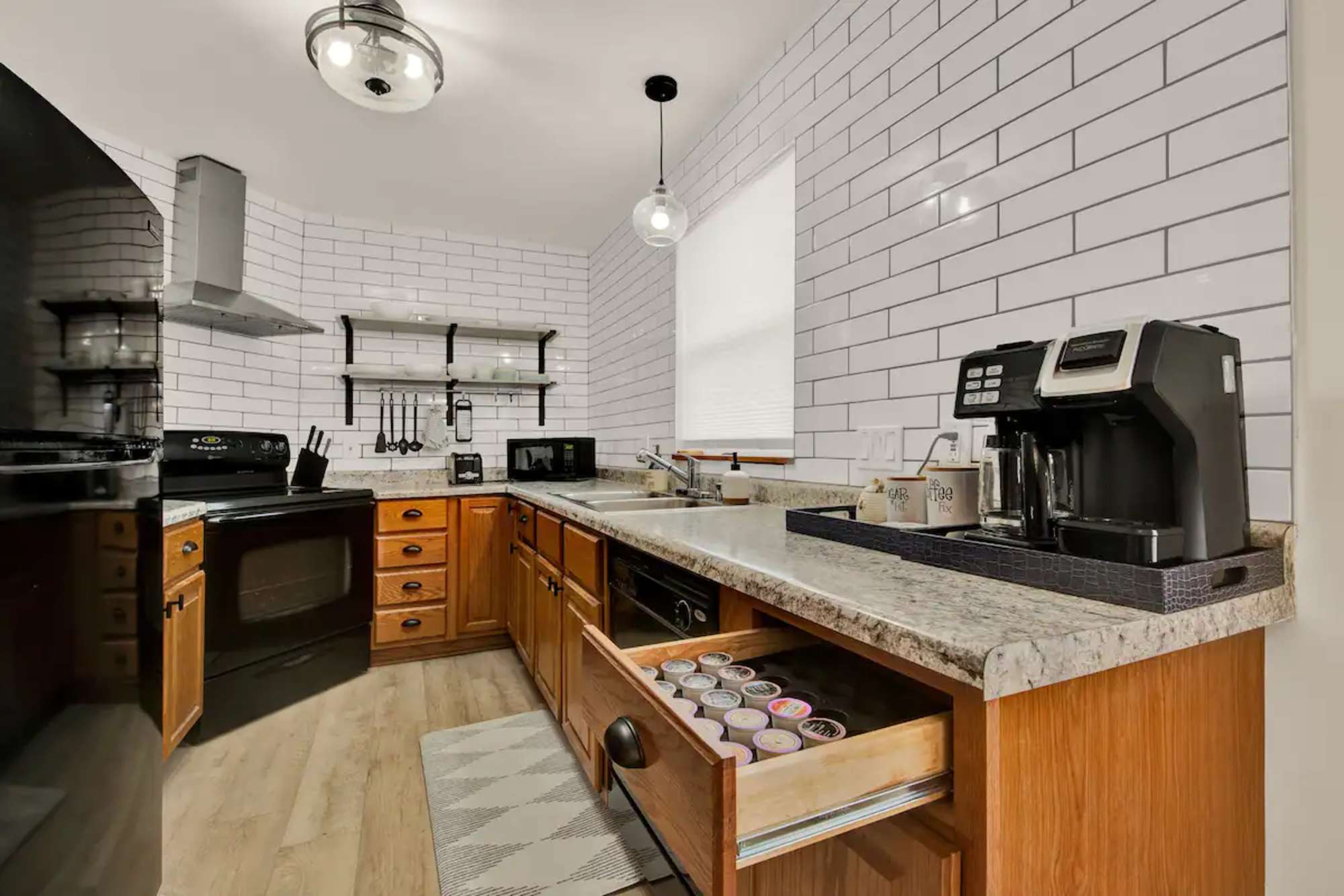 thumbnail view of a listing photo