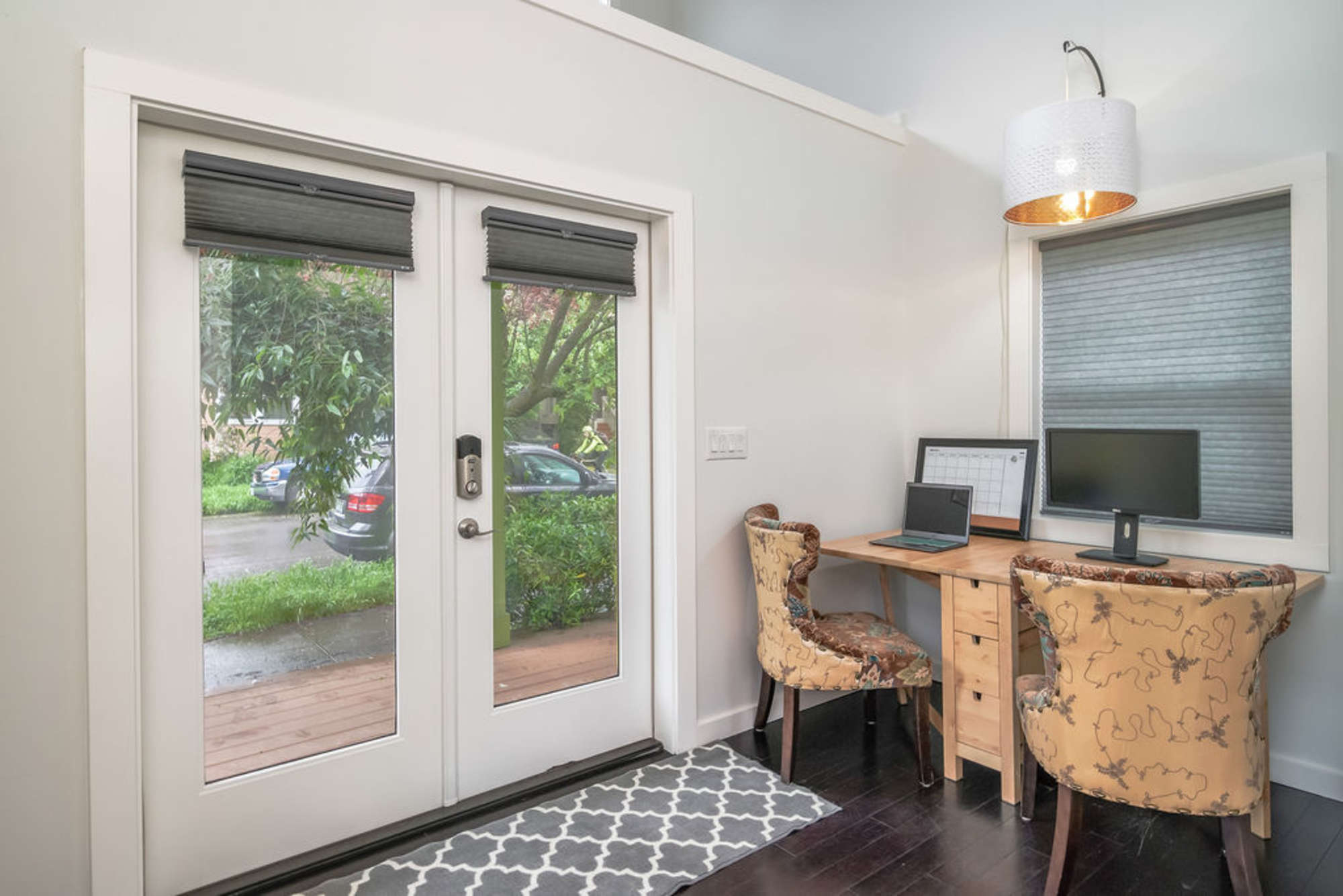 thumbnail view of a listing photo