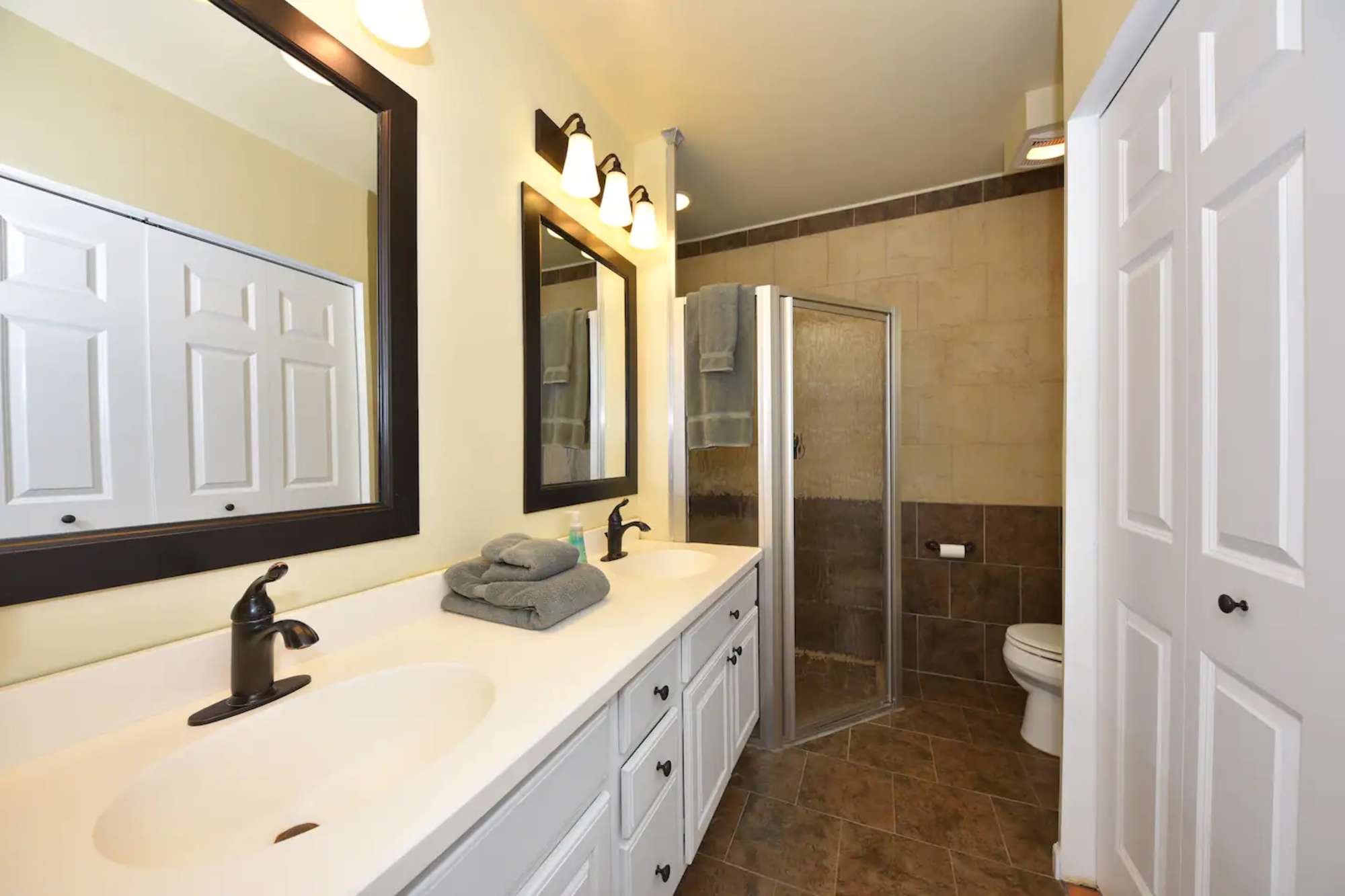 thumbnail view of a listing photo