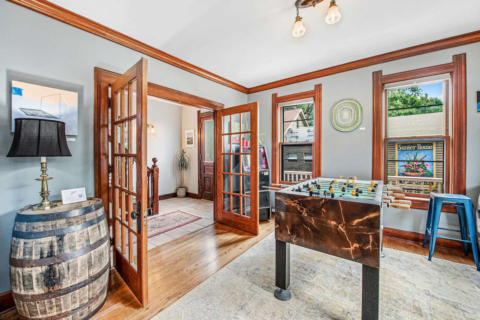 thumbnail view of a listing photo